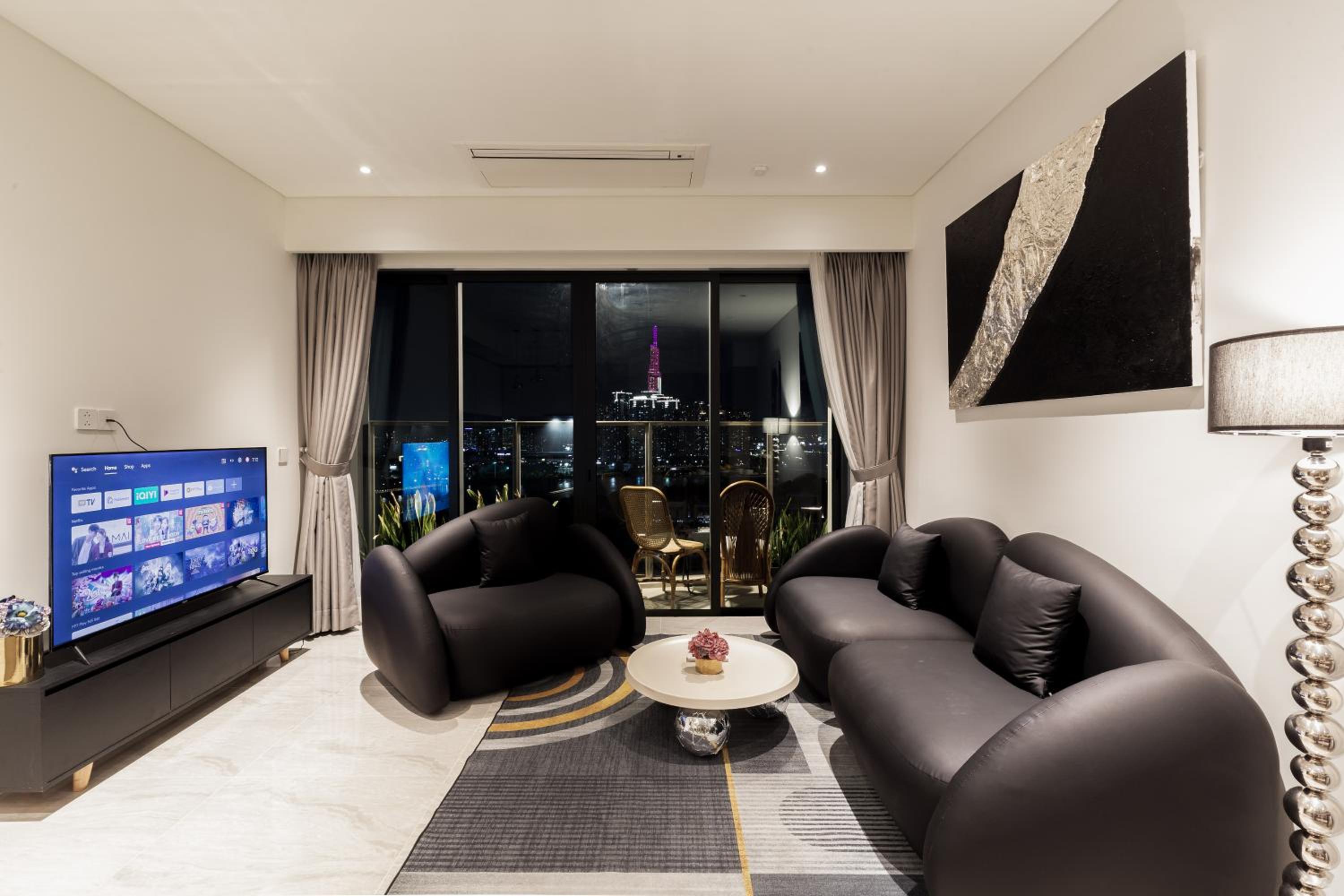 The Opera Apartment Cental Saigon Free Pool-Gym-Sauna Room- Golf Mini