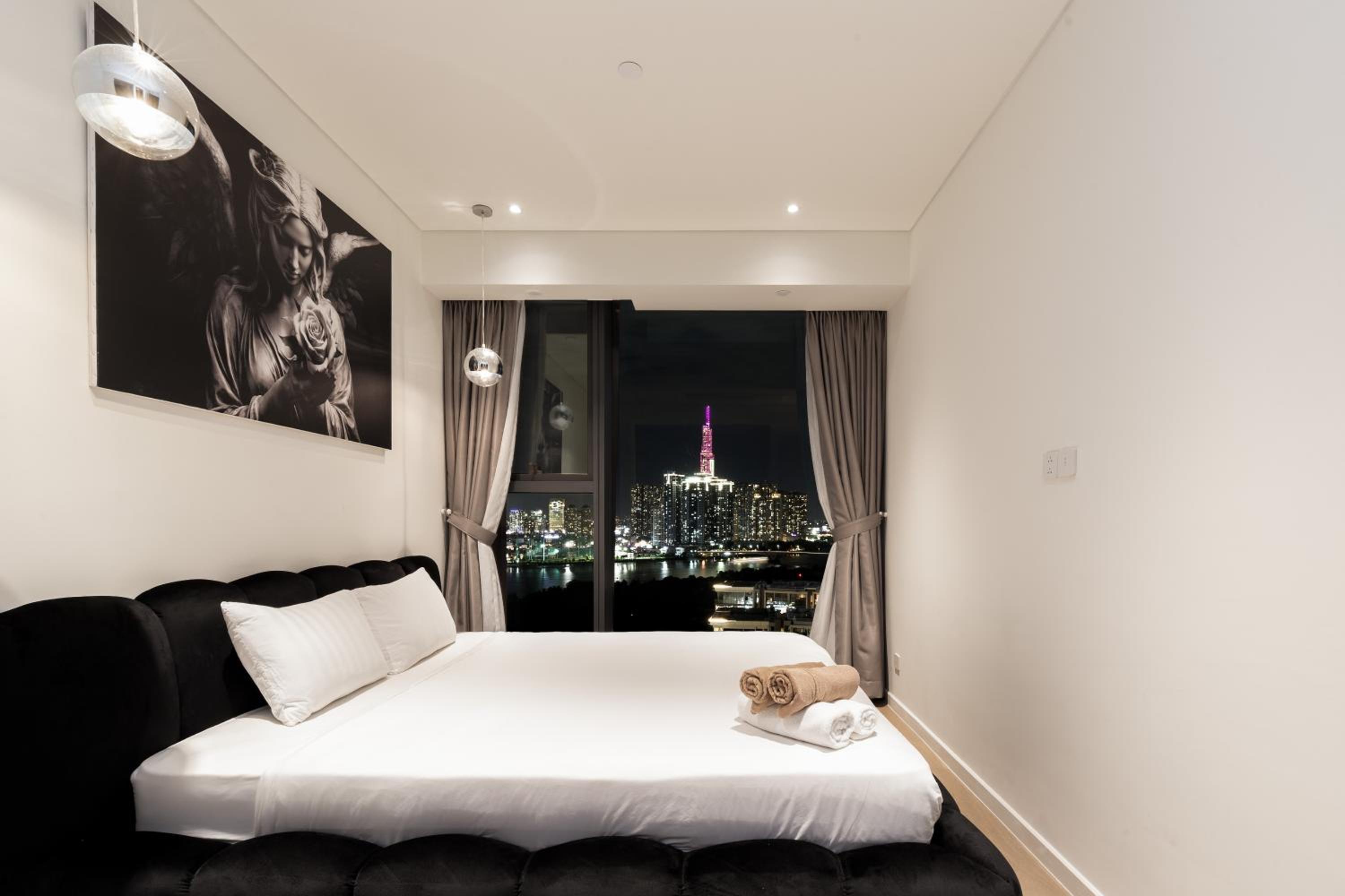 The Opera Apartment Cental Saigon Free Pool-Gym-Sauna Room- Golf Mini