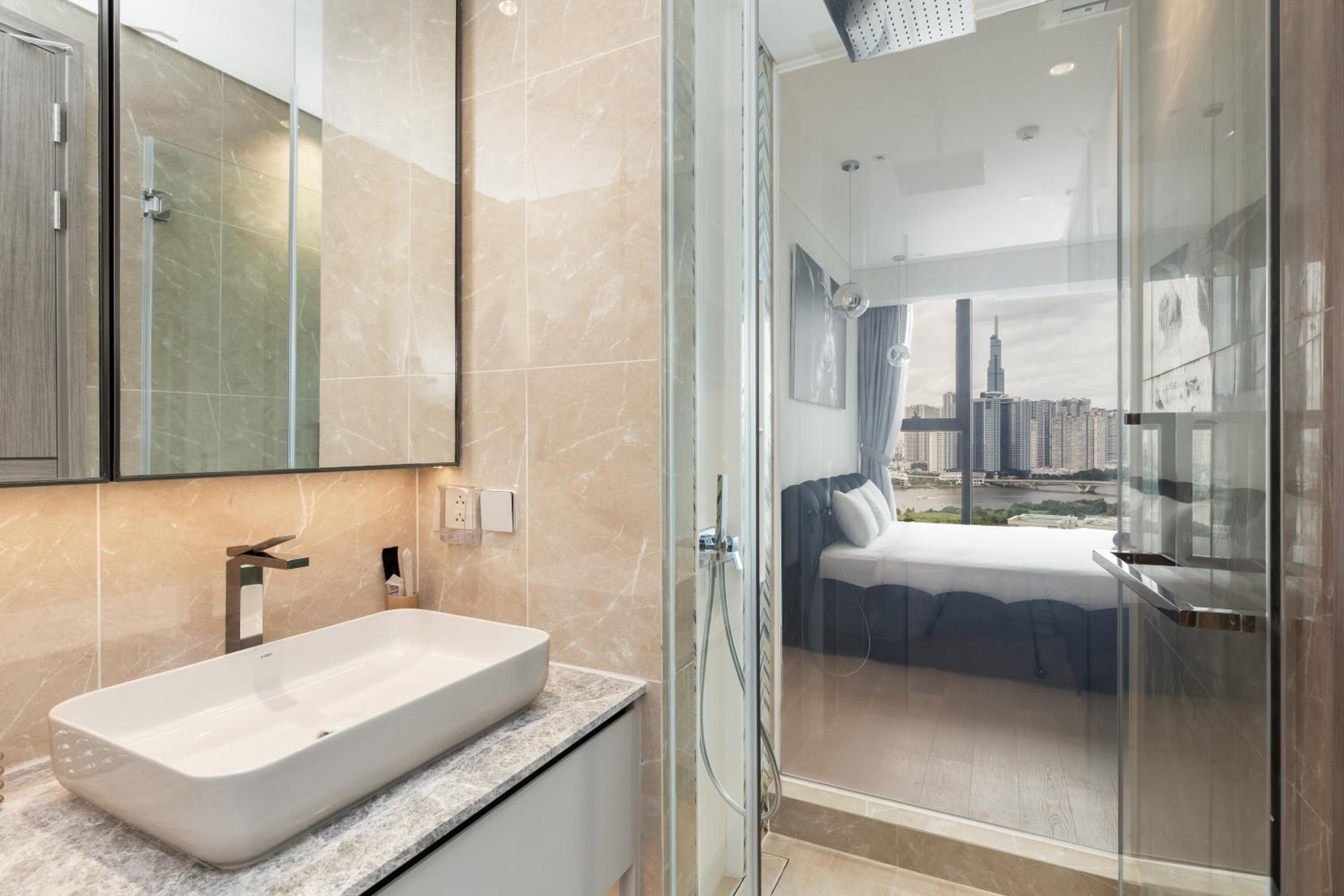 The Opera Apartment Cental Saigon Free Pool-Gym-Sauna Room- Golf Mini