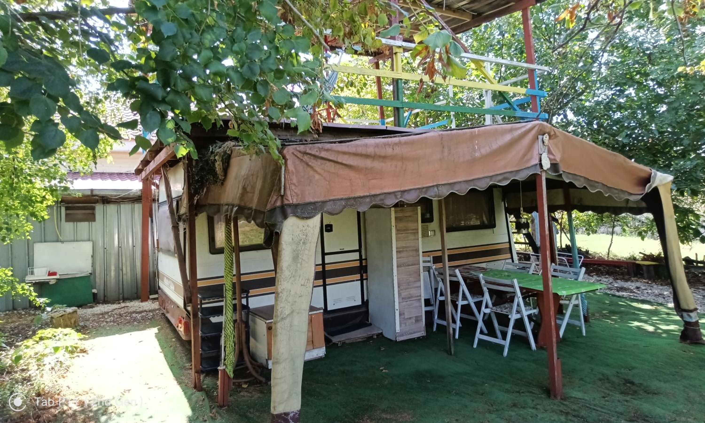 Granichar 1 Caravan