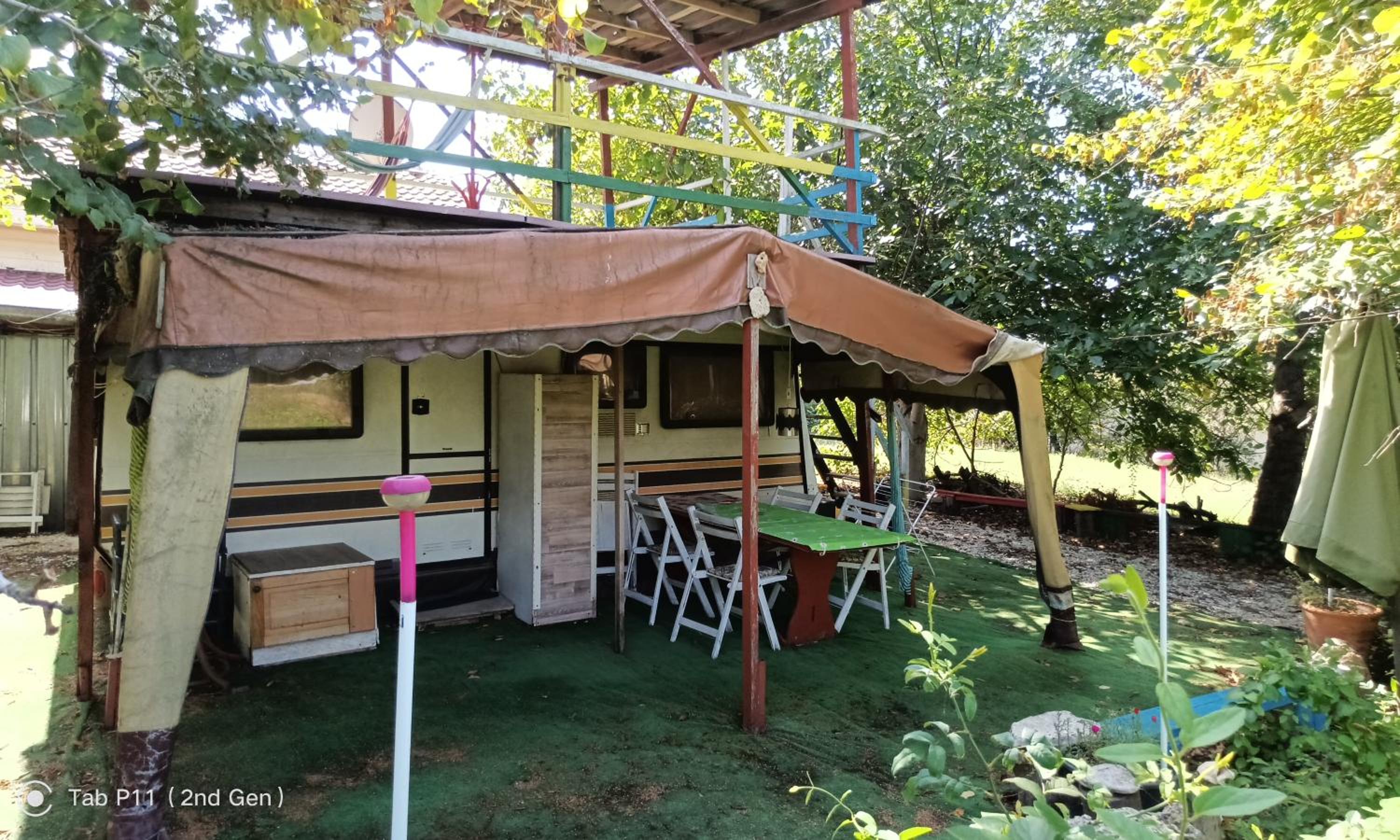 Granichar 1 Caravan