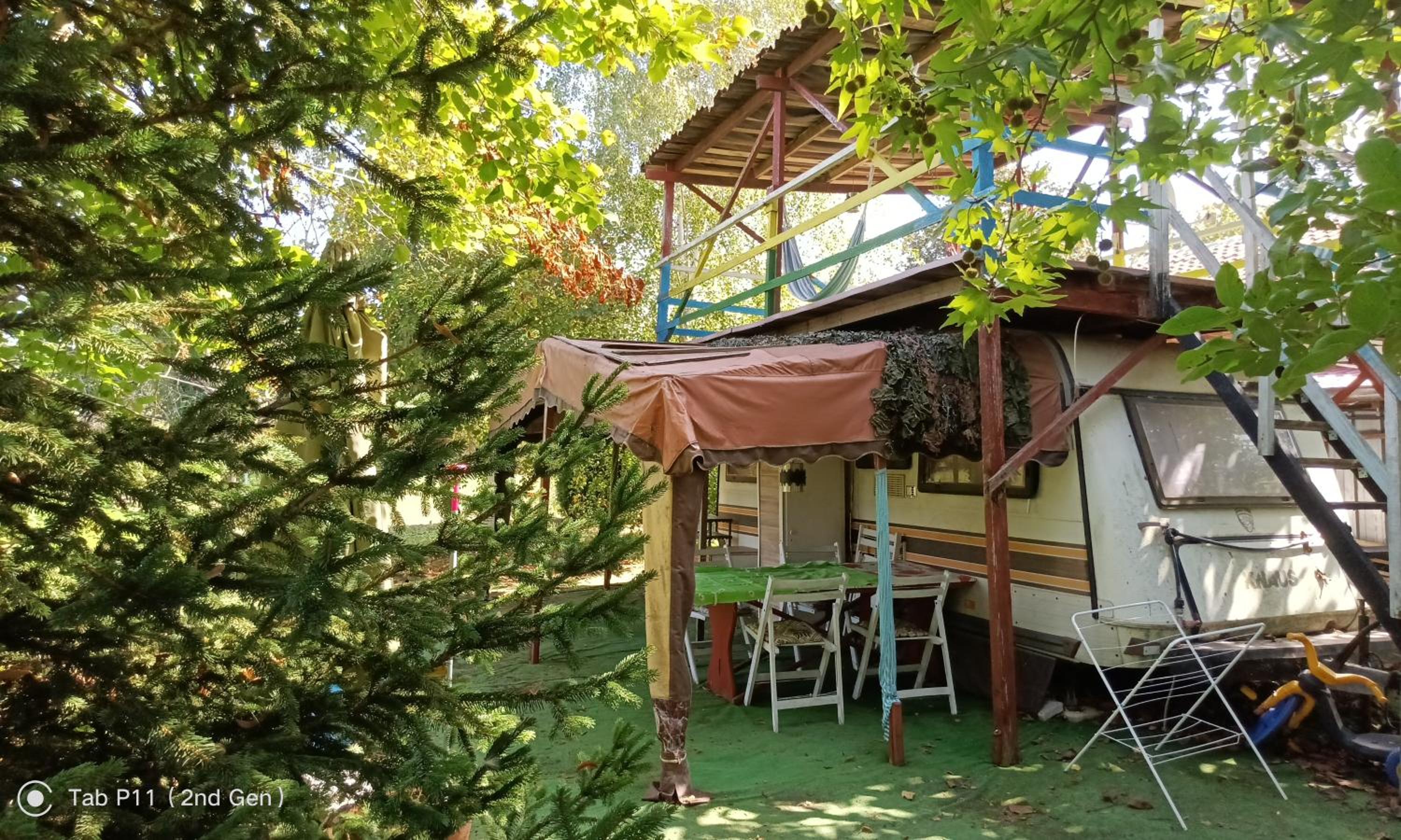 Granichar 1 Caravan