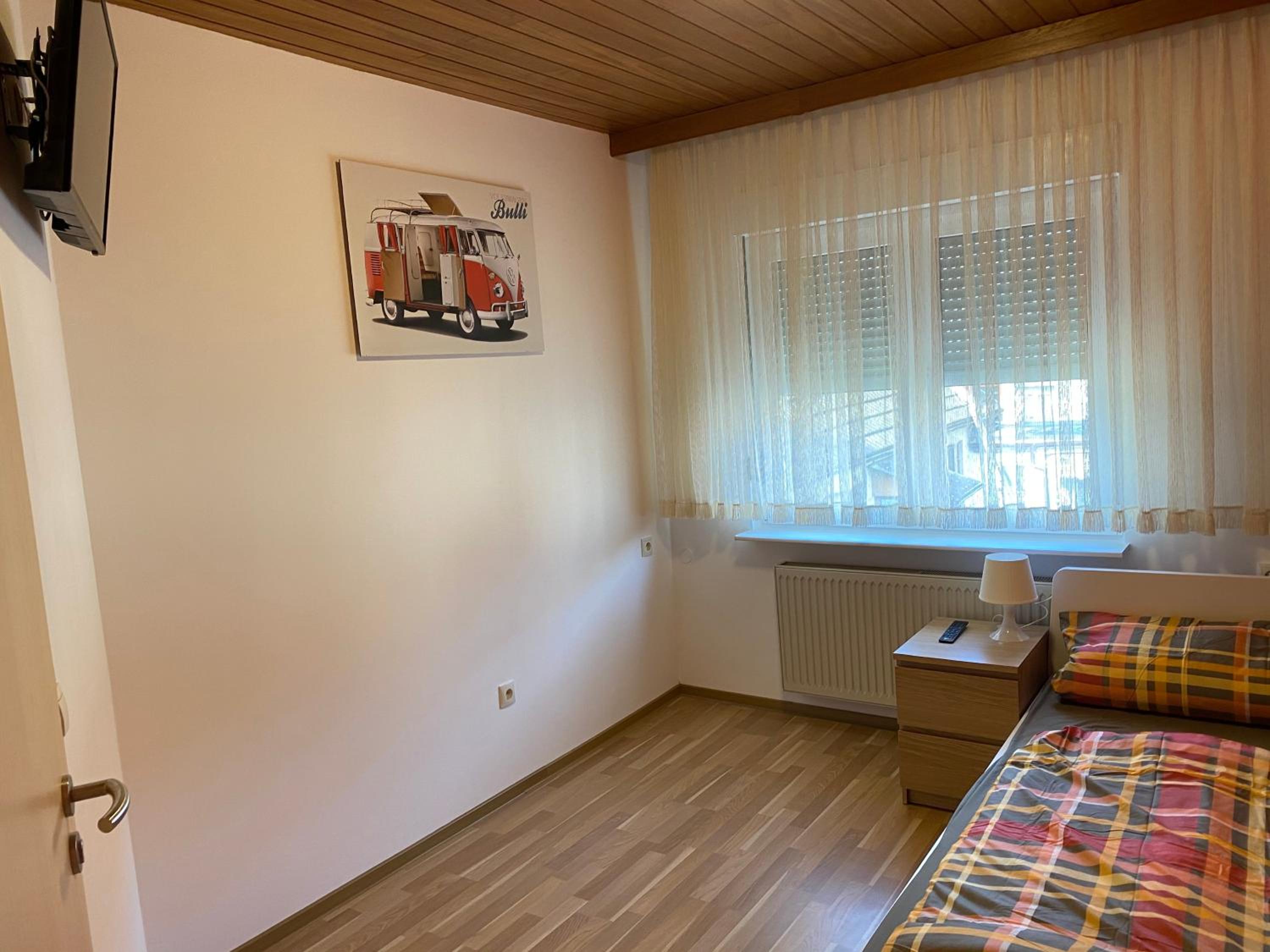 Wohnung mit 4 Schlafzimmer, bis 6 Personen, Privatparkplatz