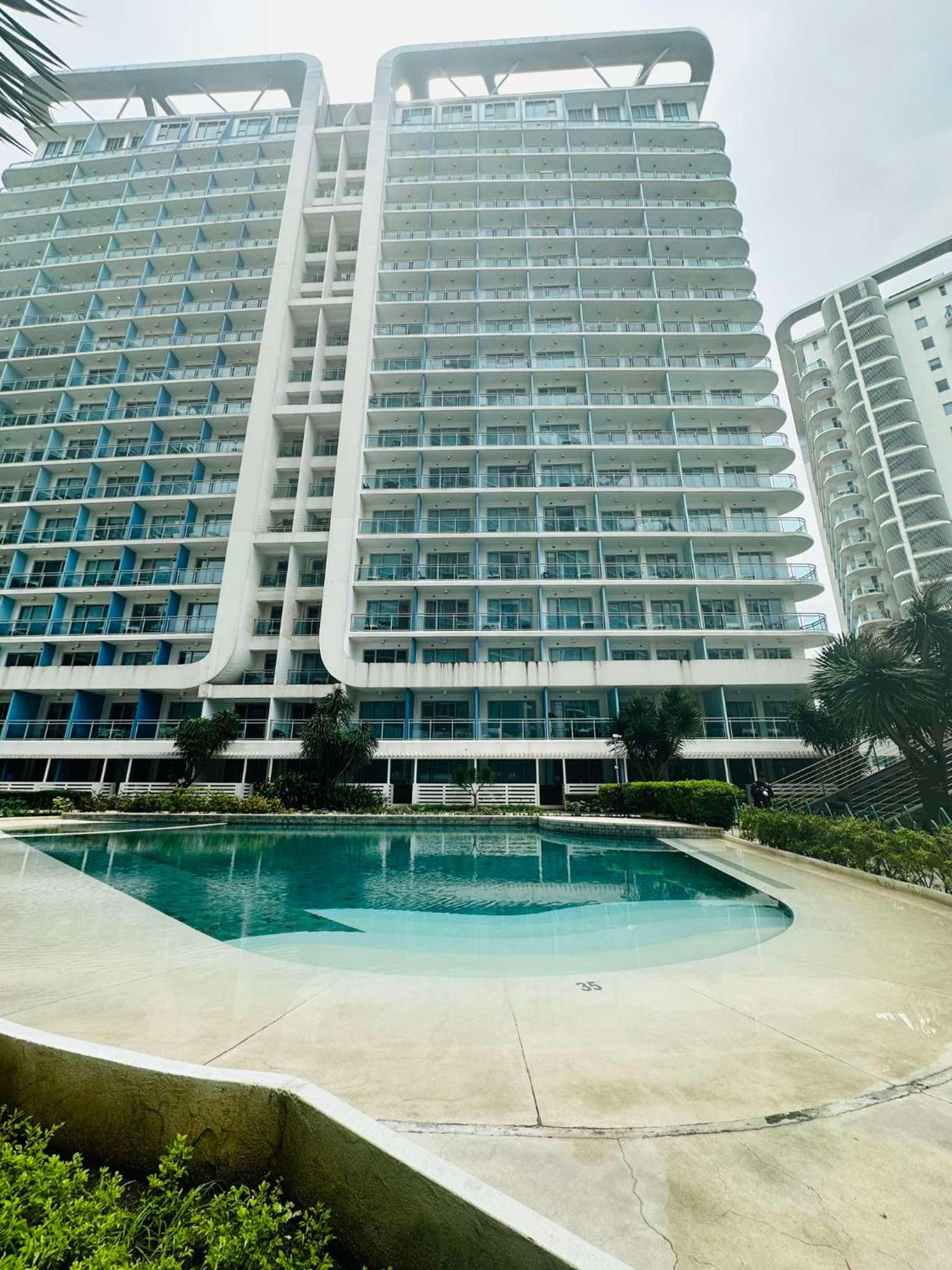 Azure Beach Resort Residences Parańaque City view 3