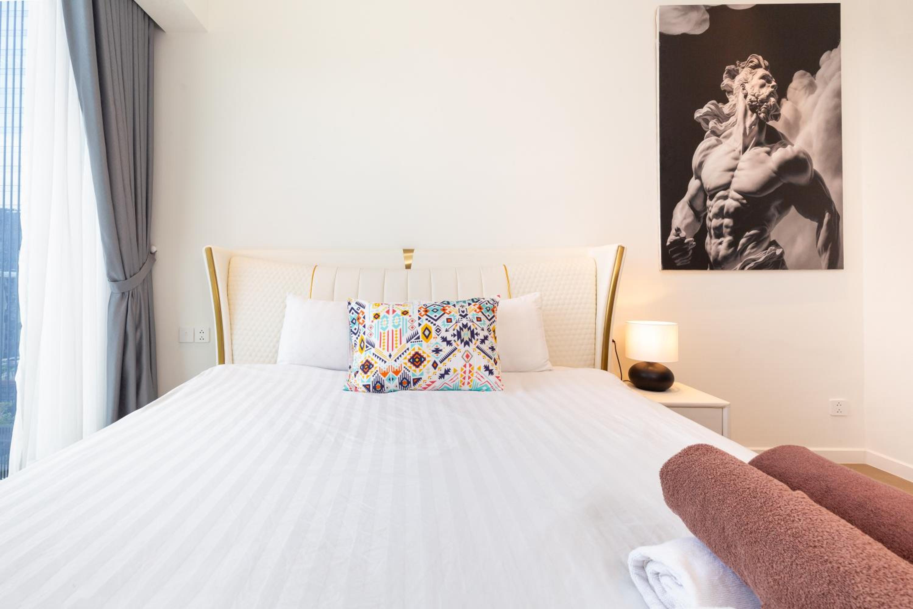 The Opera Apartment Cental Saigon Free Pool-Gym-Sauna Room- Golf Mini