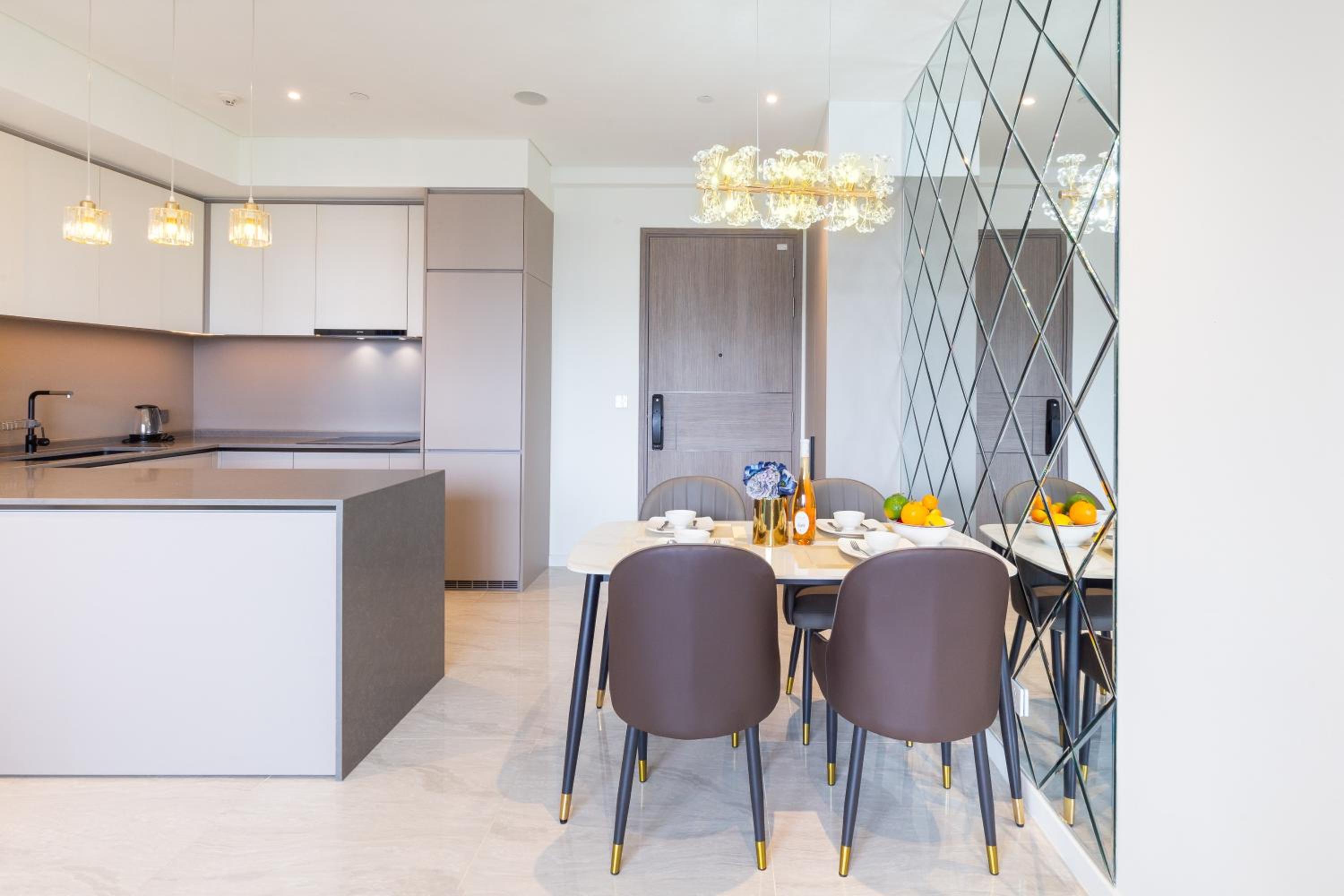 The Opera Apartment Cental Saigon Free Pool-Gym-Sauna Room- Golf Mini