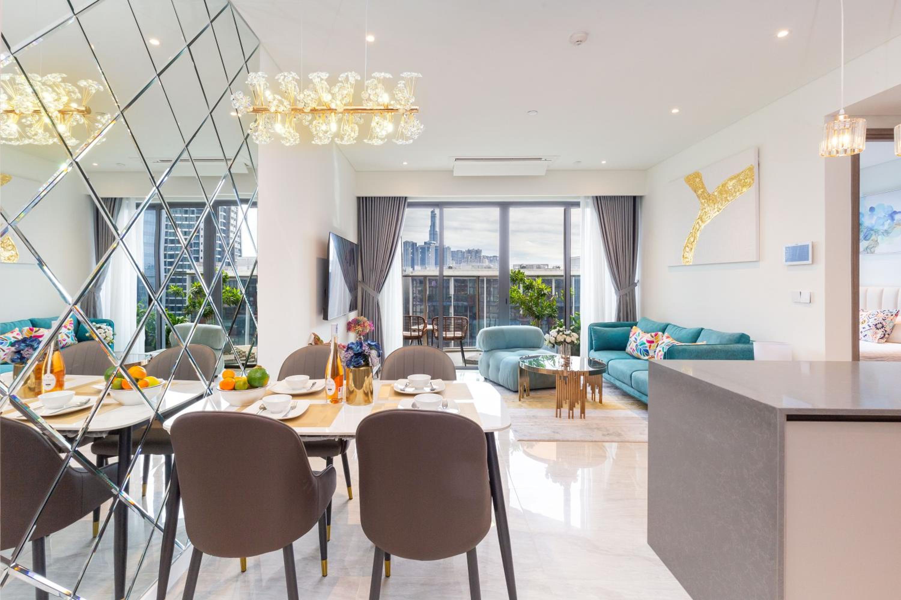 The Opera Apartment Cental Saigon Free Pool-Gym-Sauna Room- Golf Mini
