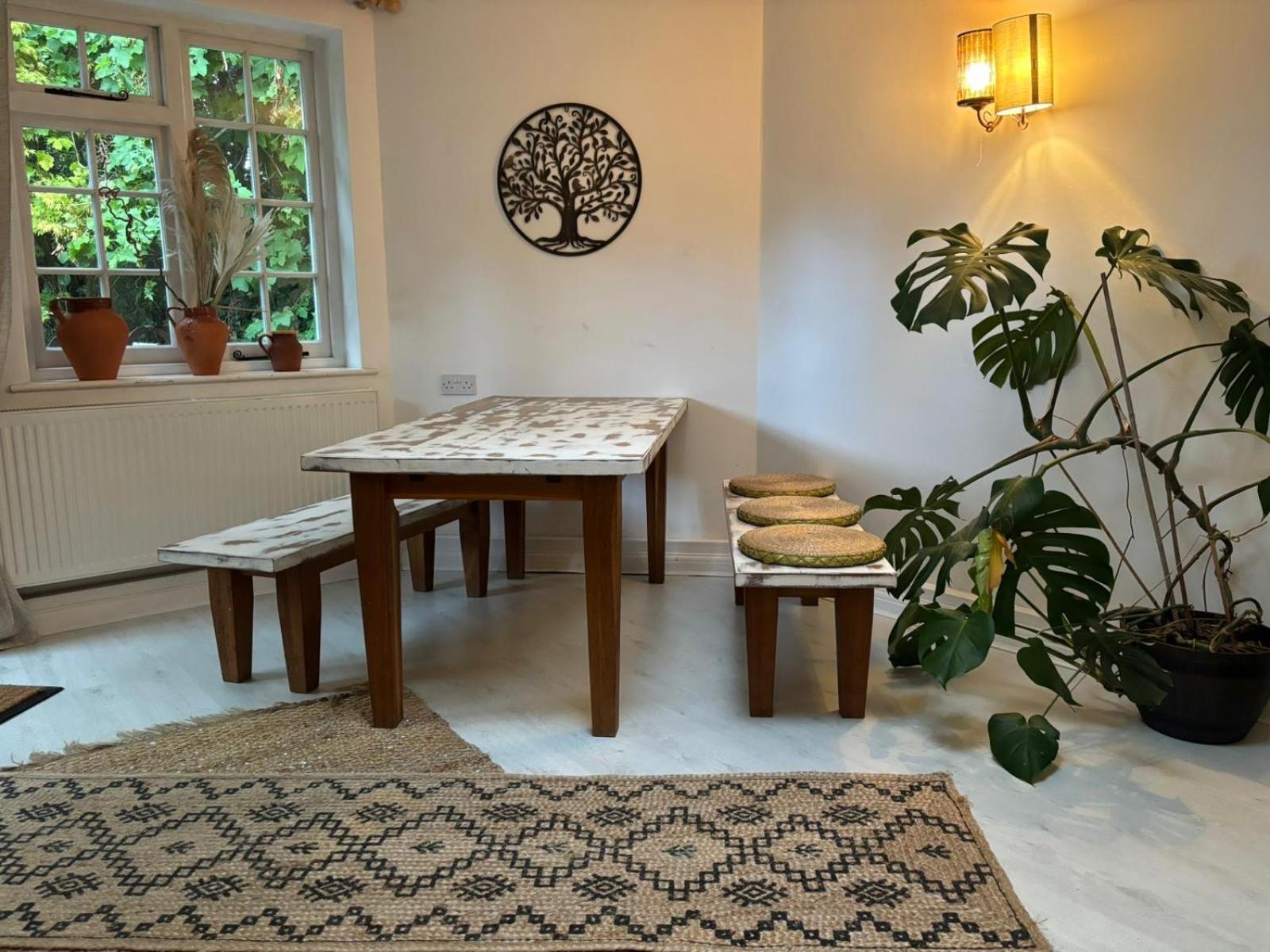 Picturesque Cottage in Oving- cosy pub & beaches view 5