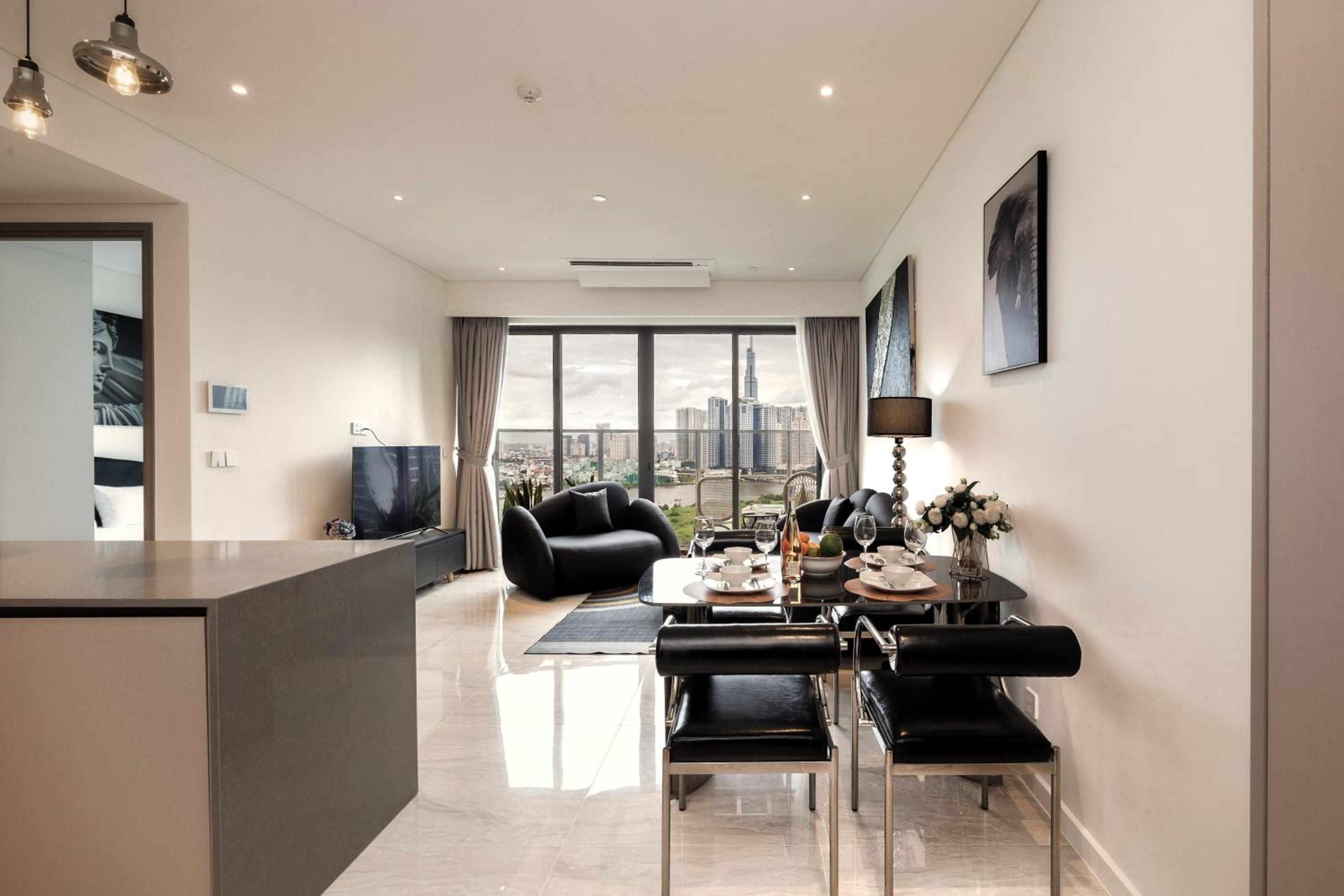 The Opera Apartment Cental Saigon Free Pool-Gym-Sauna Room- Golf Mini