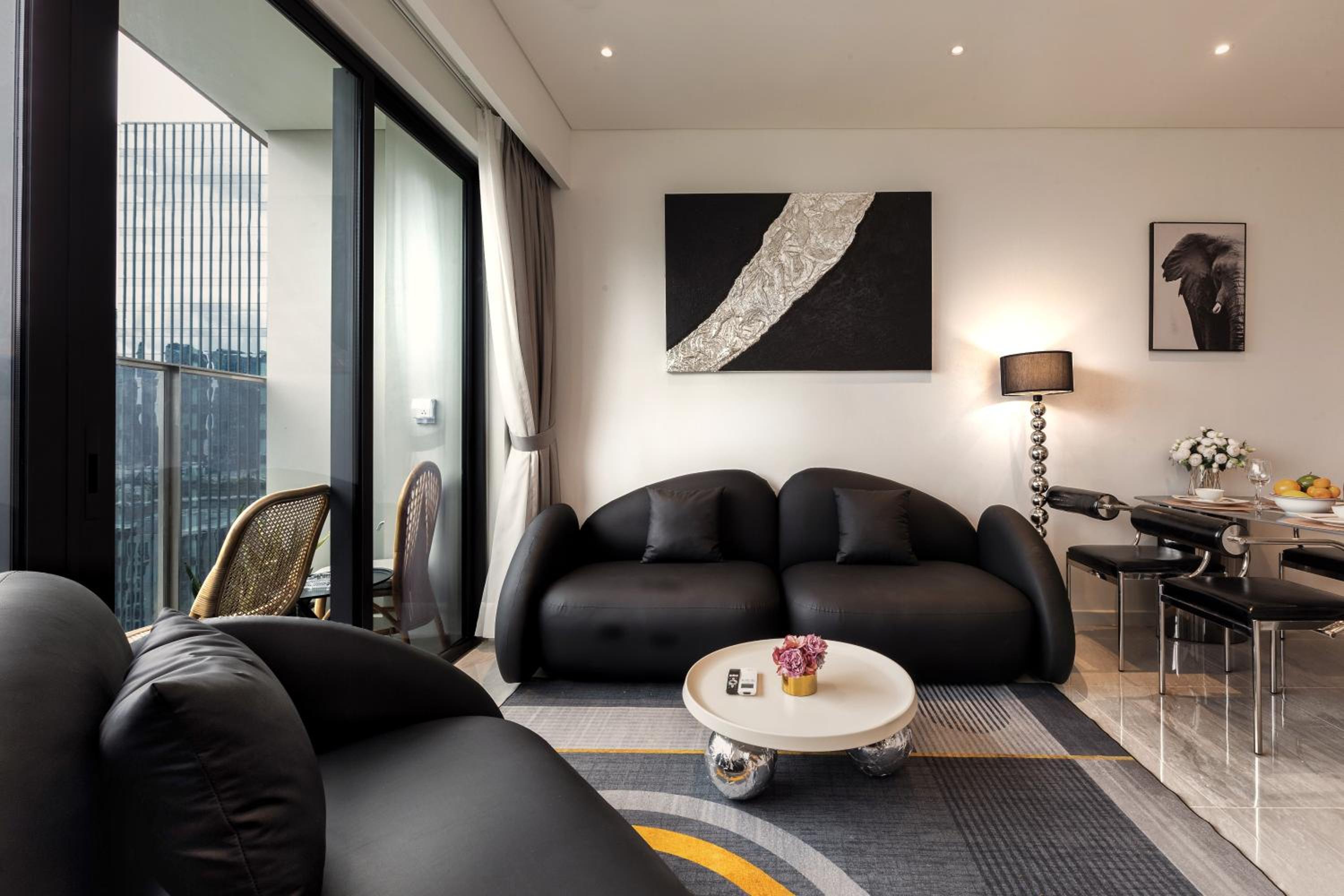 The Opera Apartment Cental Saigon Free Pool-Gym-Sauna Room- Golf Mini