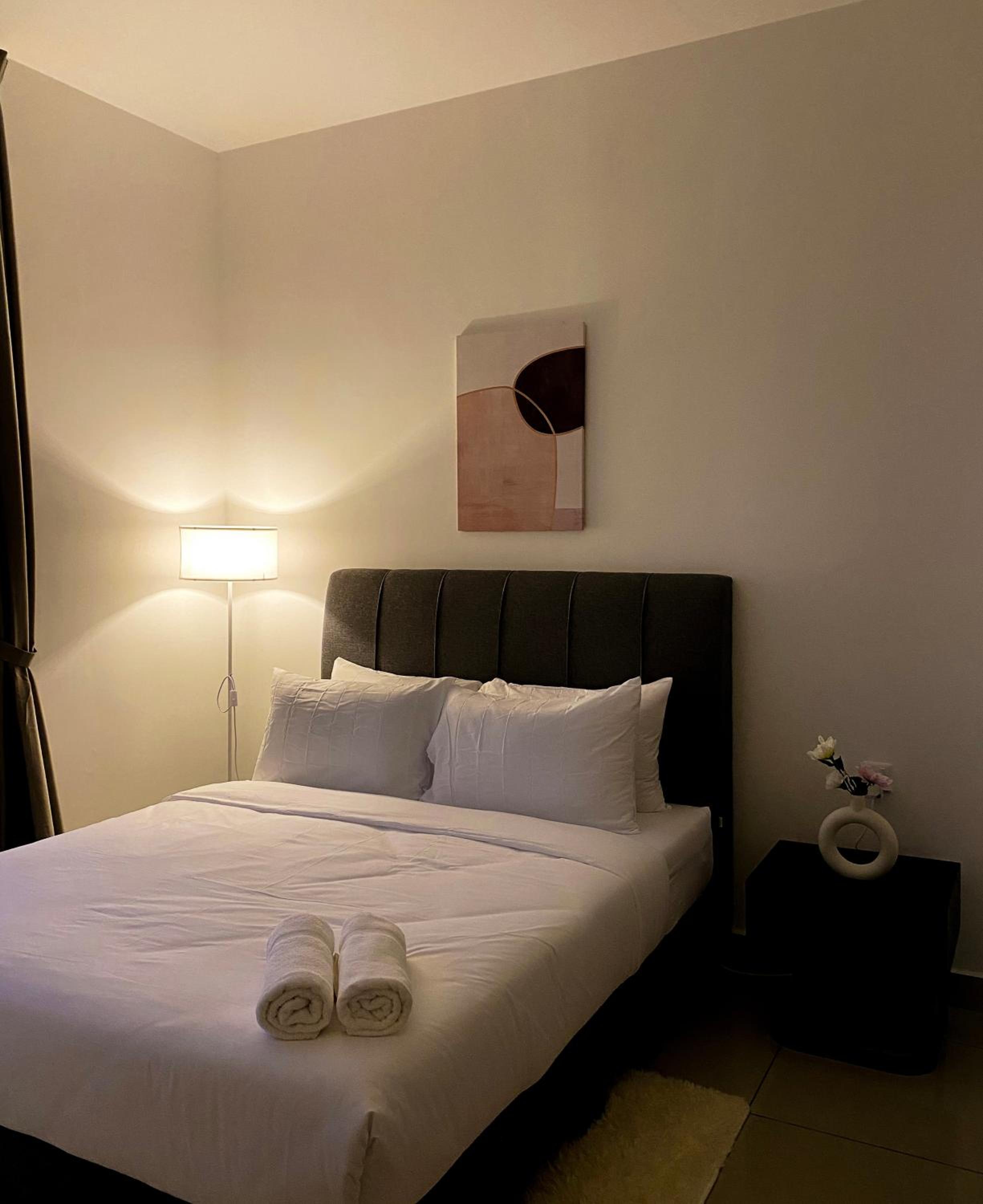 Veranda-2BR,4pax I 5mins to CIQ and KSL I Fast-Wifi