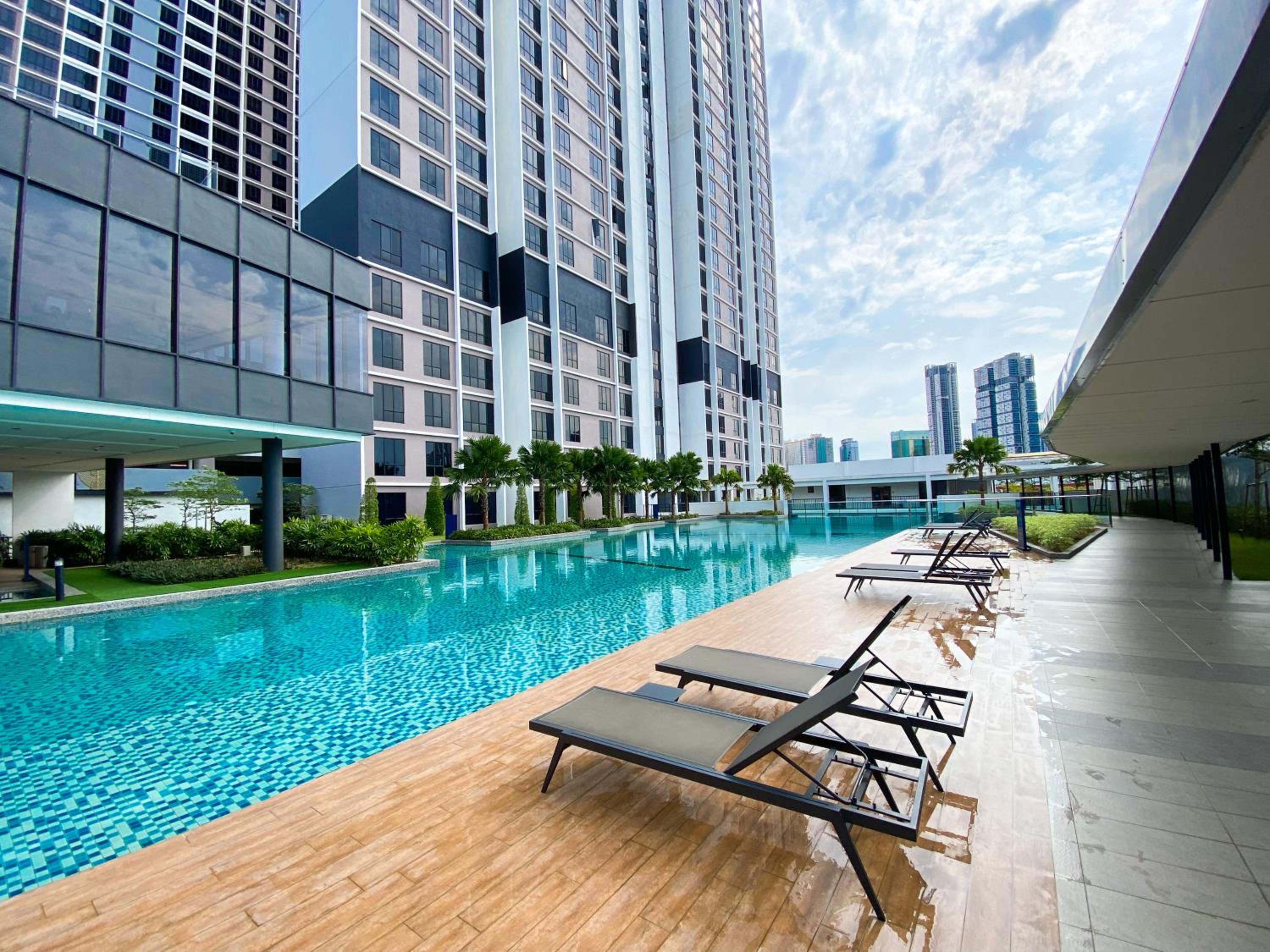 Veranda-2BR,4pax I 5mins to CIQ and KSL I Fast-Wifi