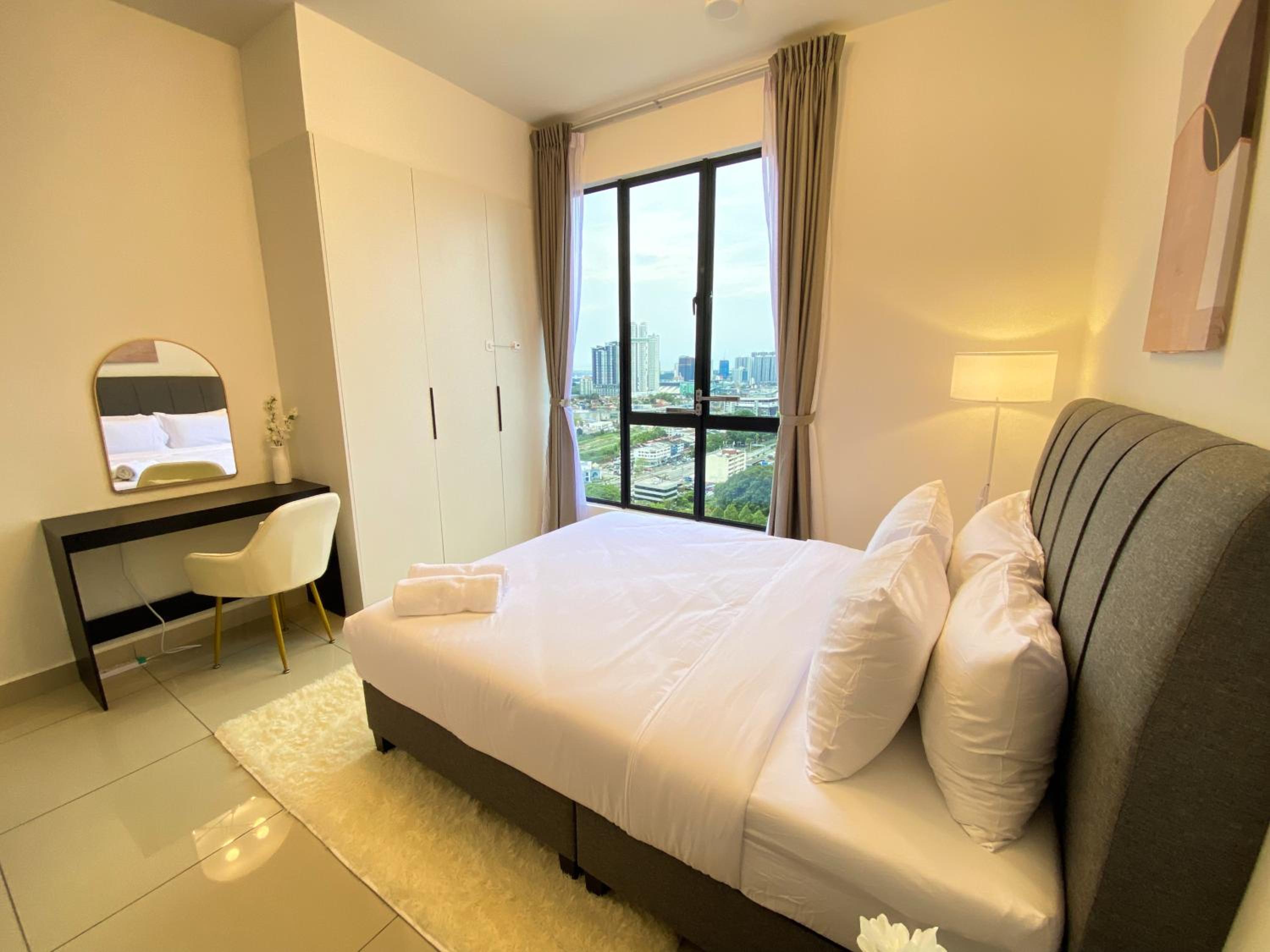 Veranda-2BR,4pax I 5mins to CIQ and KSL I Fast-Wifi
