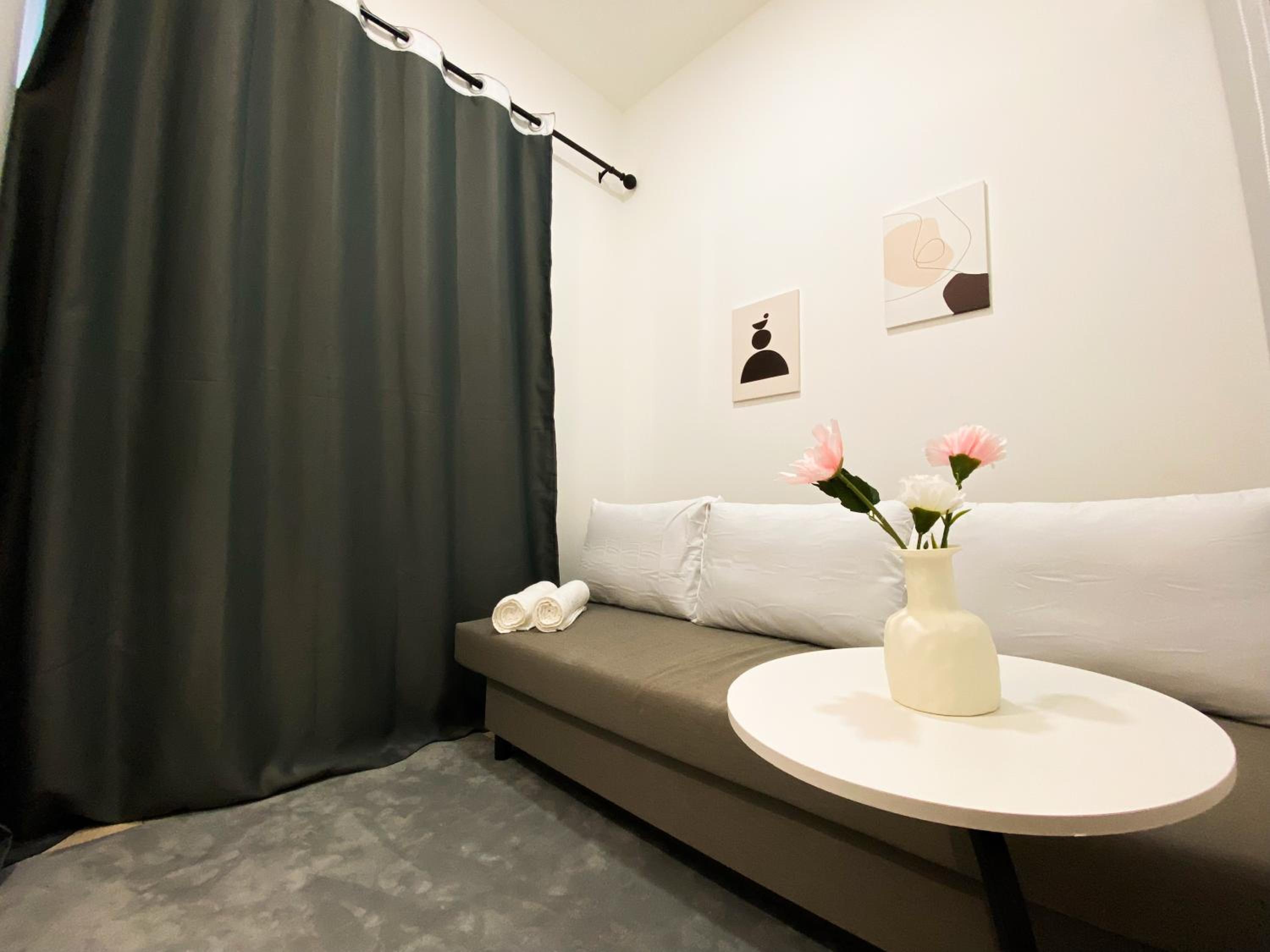 Veranda-2BR,4pax I 5mins to CIQ and KSL I Fast-Wifi