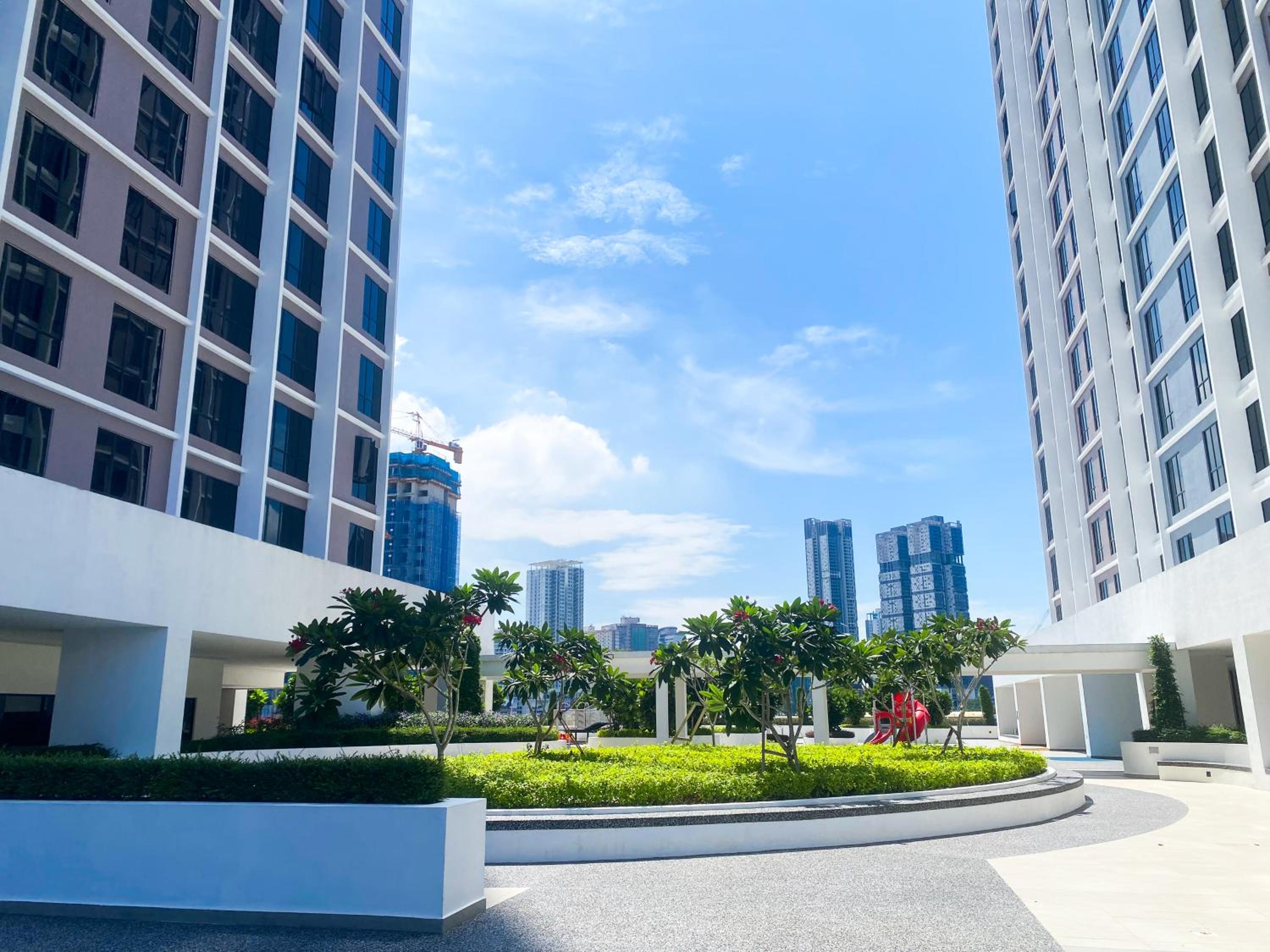 Veranda-2BR,4pax I 5mins to CIQ and KSL I Fast-Wifi