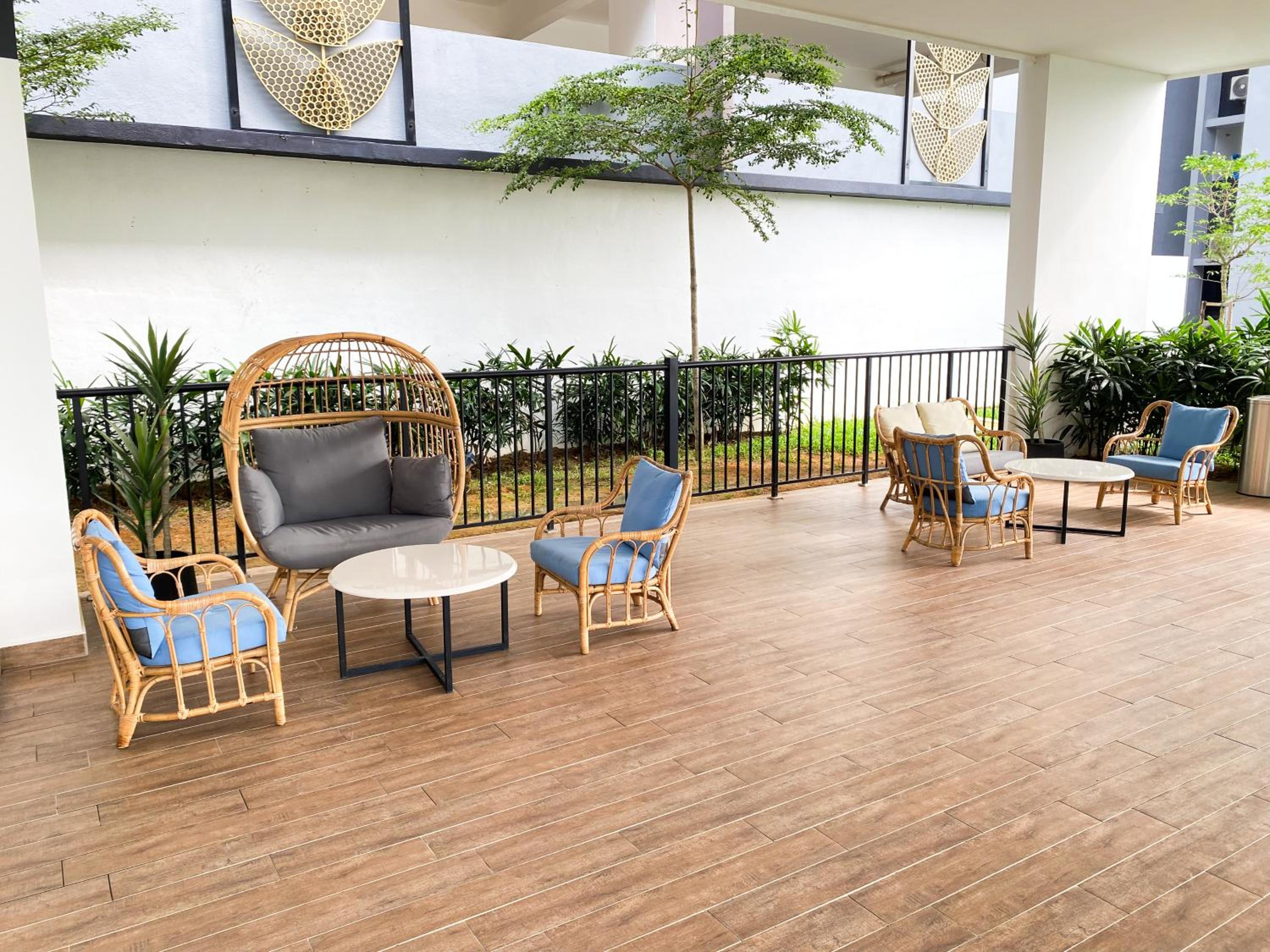 Veranda-2BR,4pax I 5mins to CIQ and KSL I Fast-Wifi