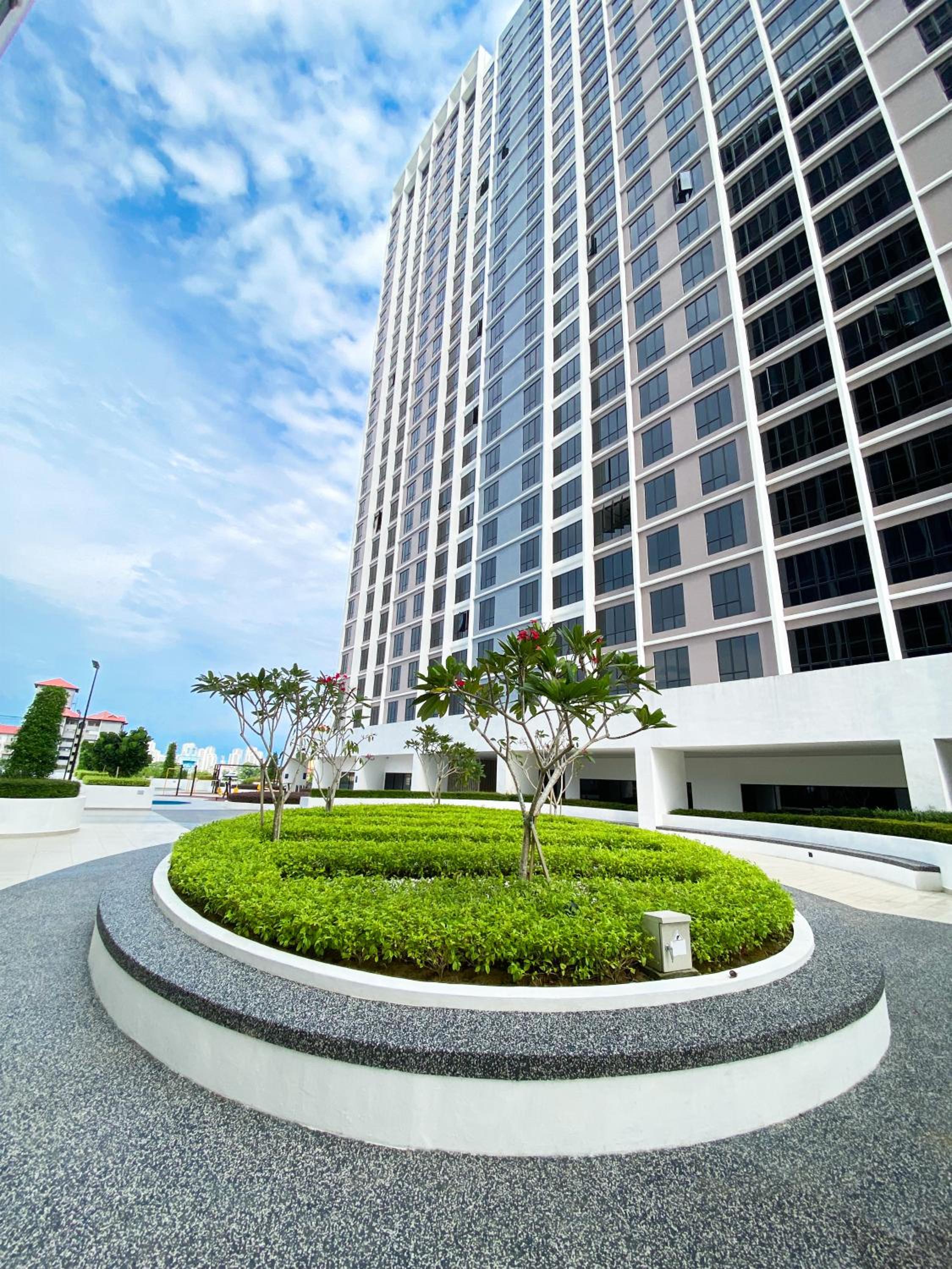 Veranda-2BR,4pax I 5mins to CIQ and KSL I Fast-Wifi