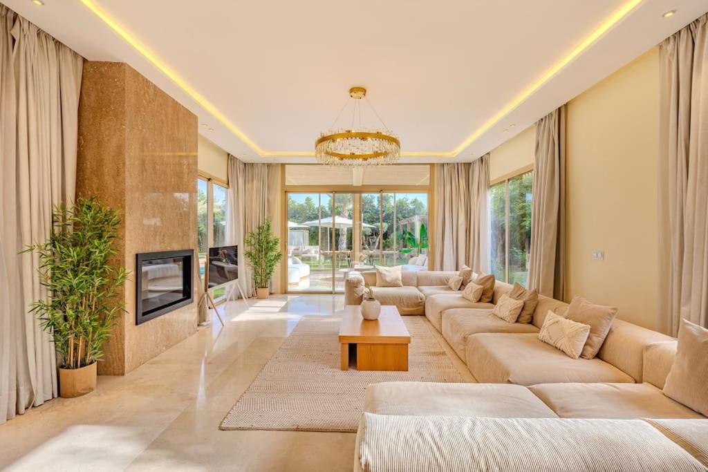 Villa Bahamas , Luxe et élégance & piscine Chauffée, jacuzzi view 2