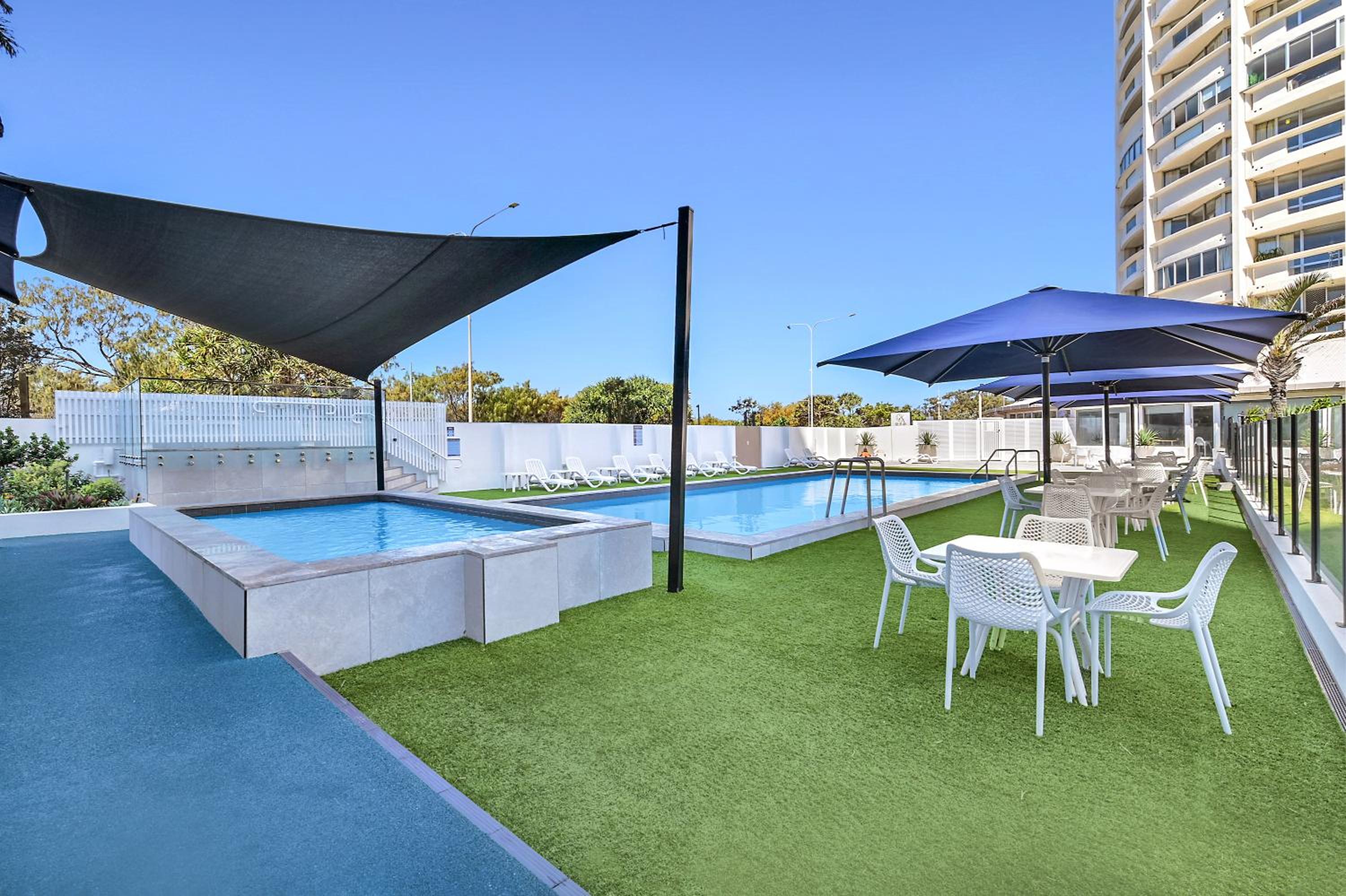 Breathtaking Ocean View & Beachside 3 Bedrooms Apartment