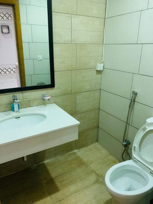 Luxury condo in bahria town phase 1 ideal location view 3