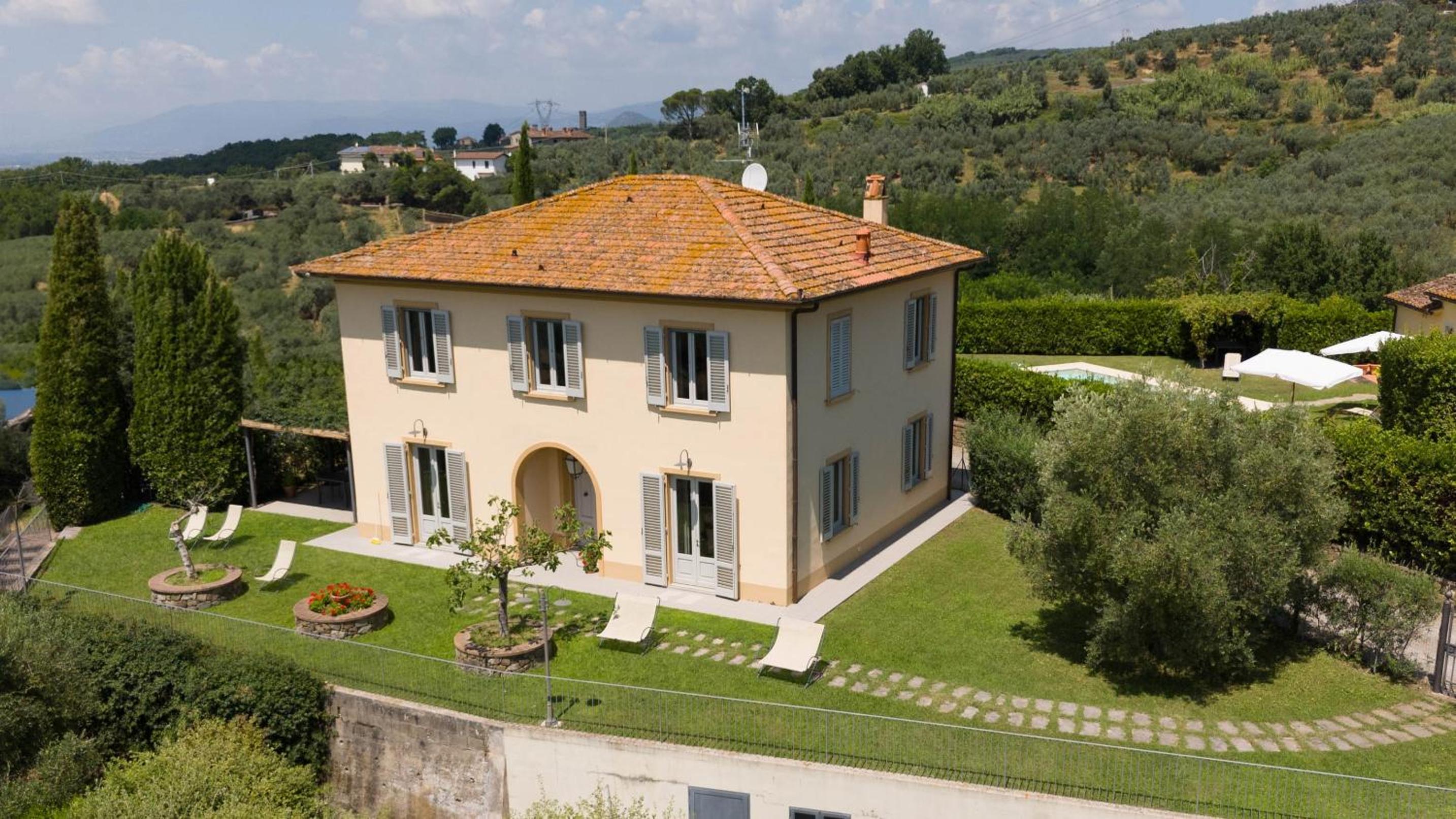 Villa Uliveta by VacaVilla