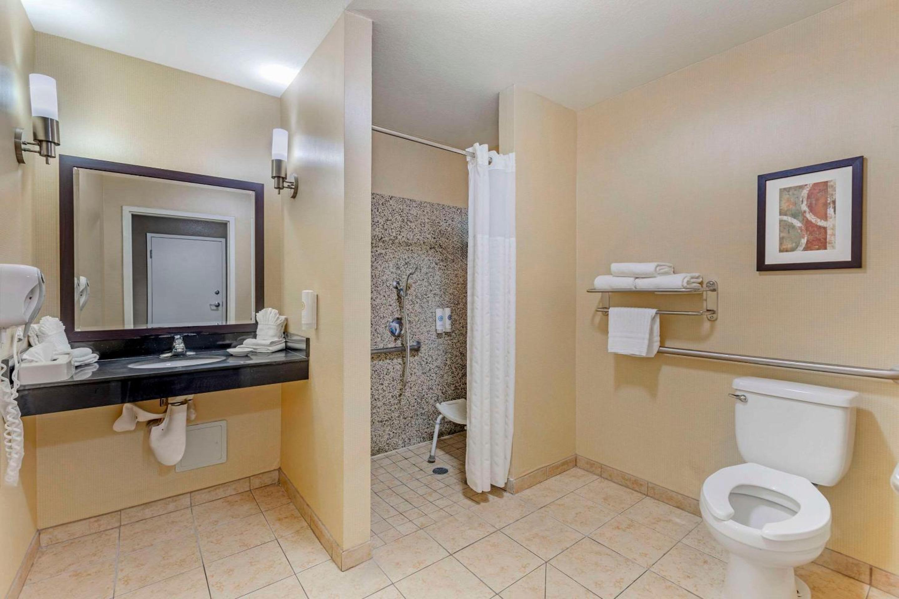 Blythe Vacations - Comfort Suites - Property Image 32