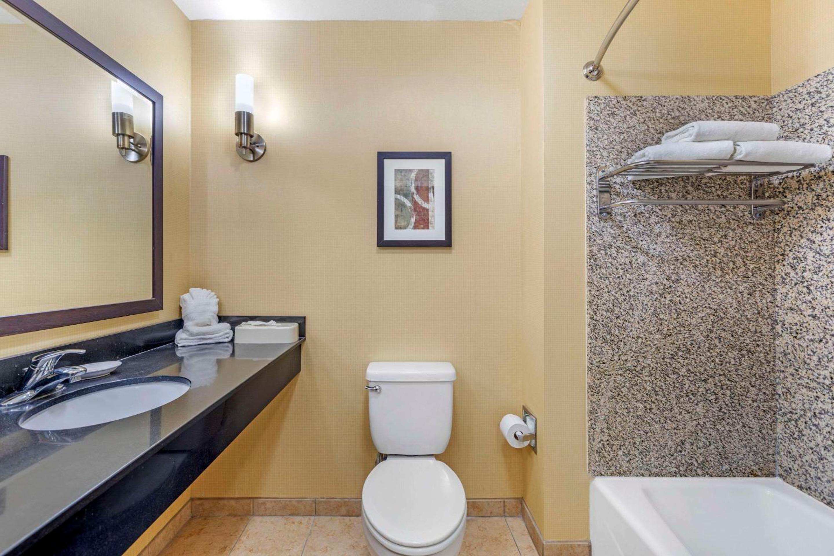 Blythe Vacations - Comfort Suites - Property Image 33