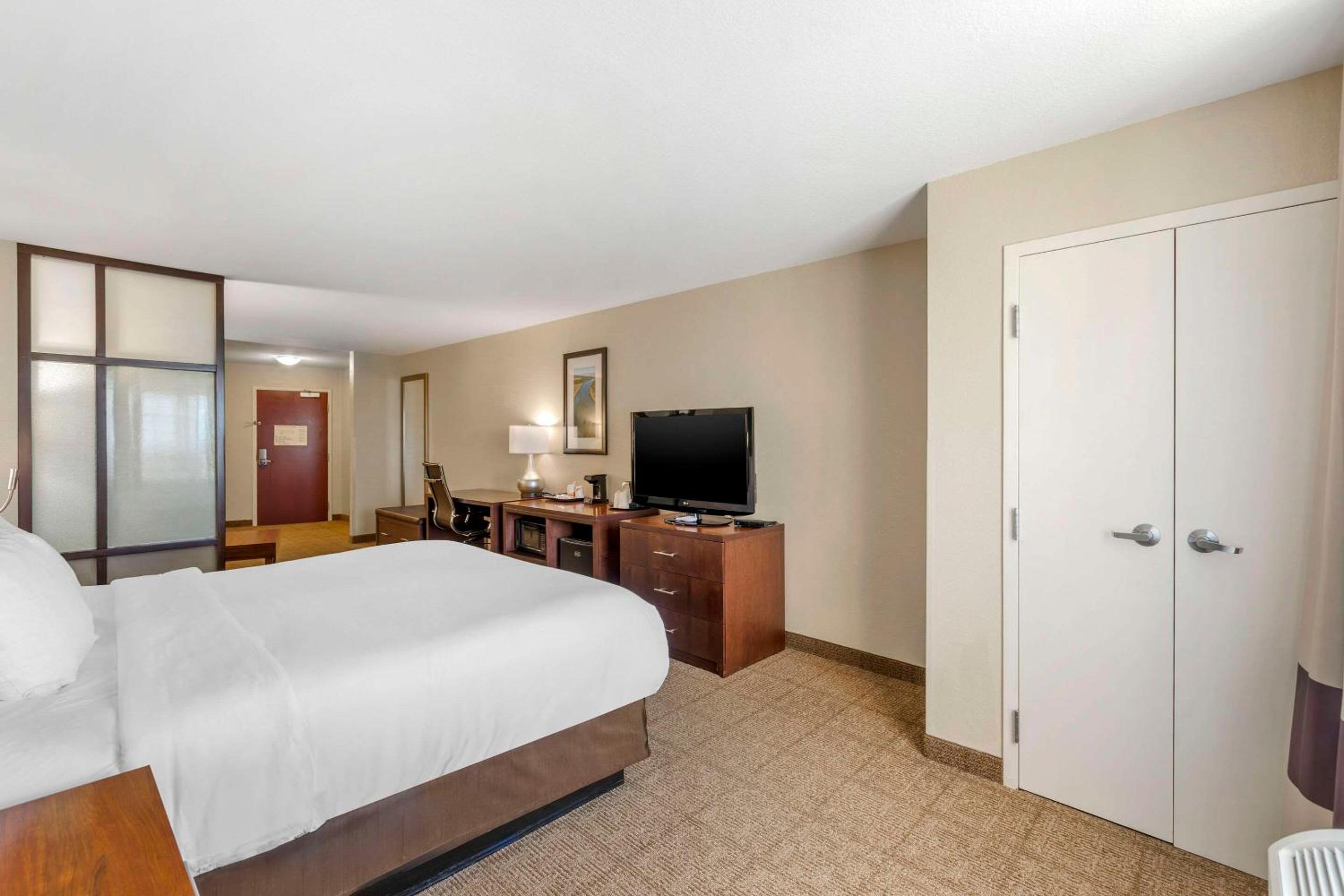 Blythe Vacations - Comfort Suites - Property Image 47