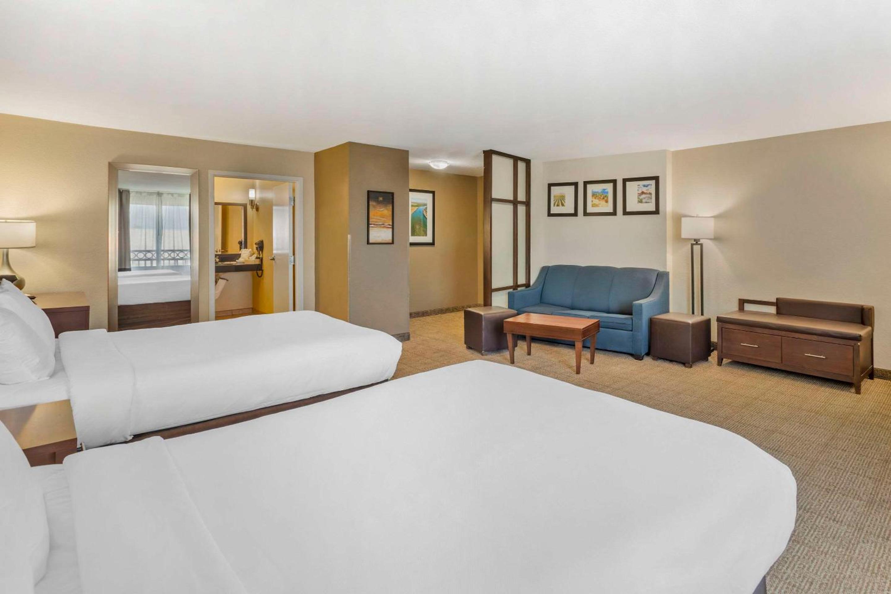 Blythe Vacations - Comfort Suites - Property Image 51