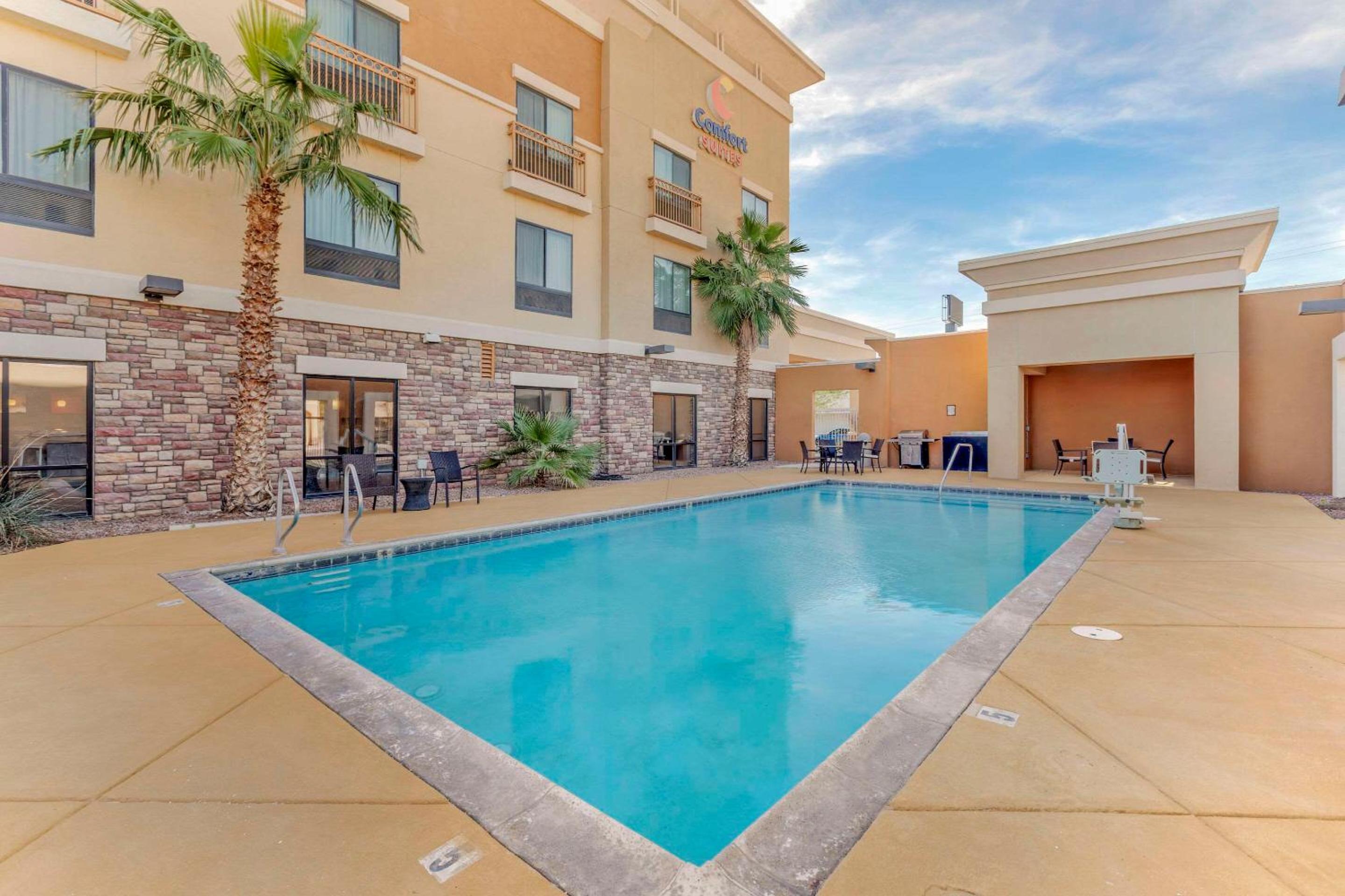 Blythe Vacations - Comfort Suites - Property Image 52