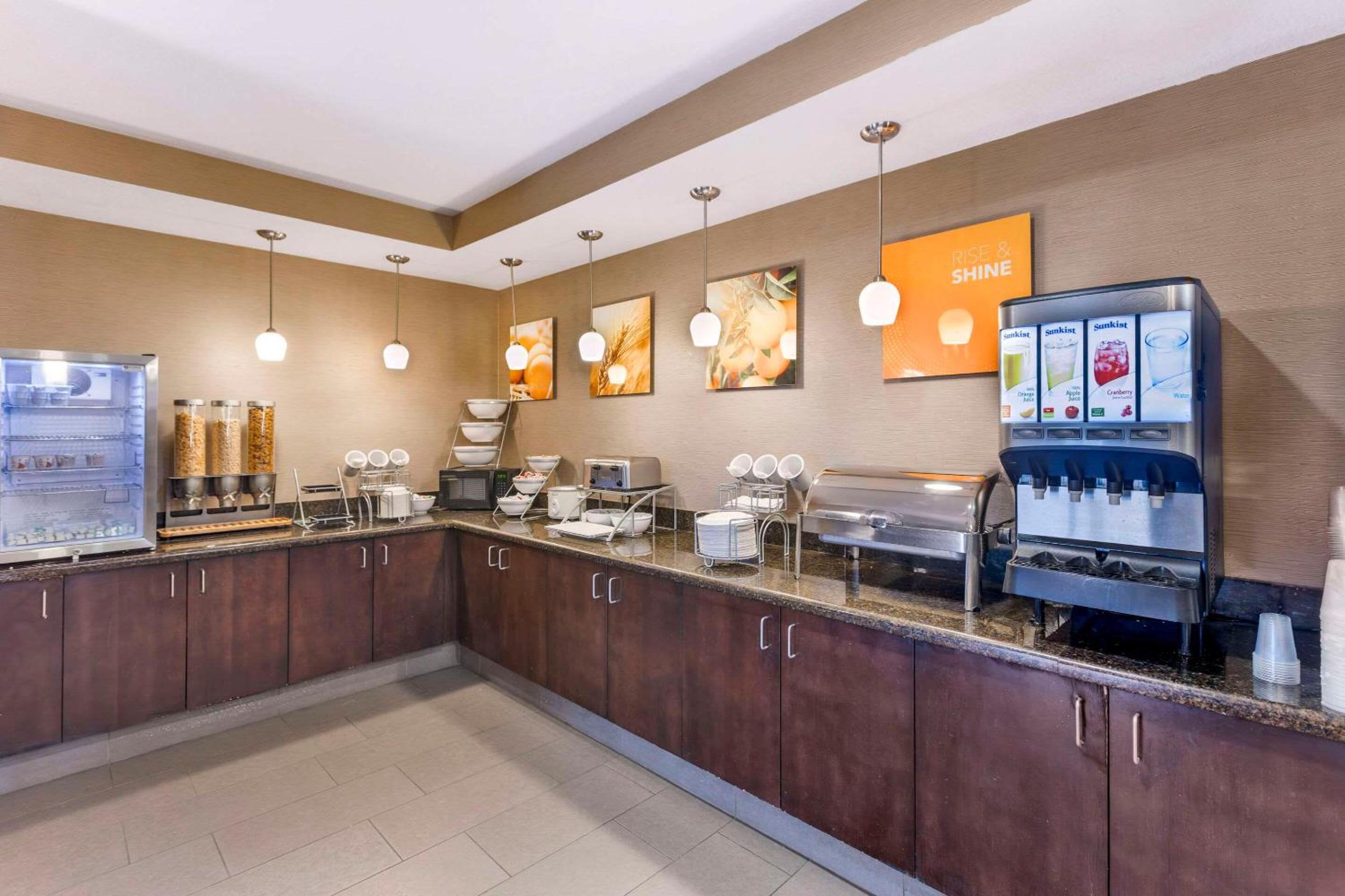 Blythe Vacations - Comfort Suites - Property Image 11
