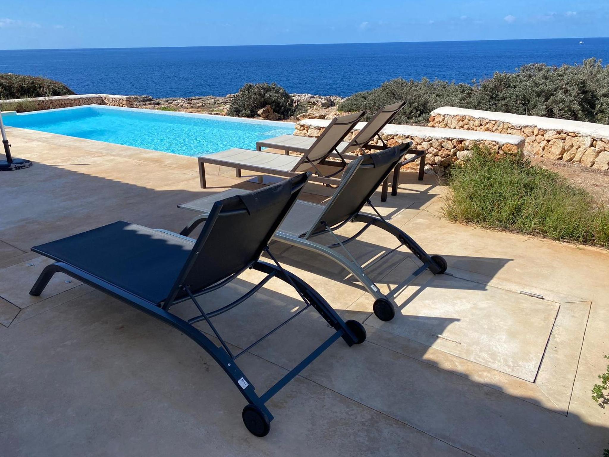 Binisamar Infinity Pool over the sea