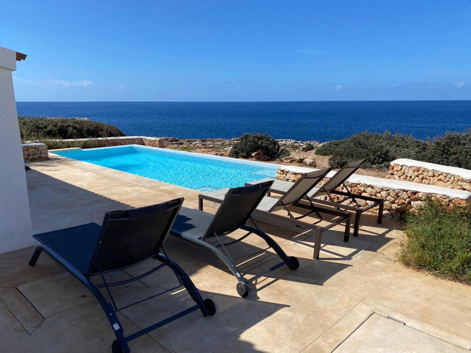 Binisamar Infinity Pool over the sea