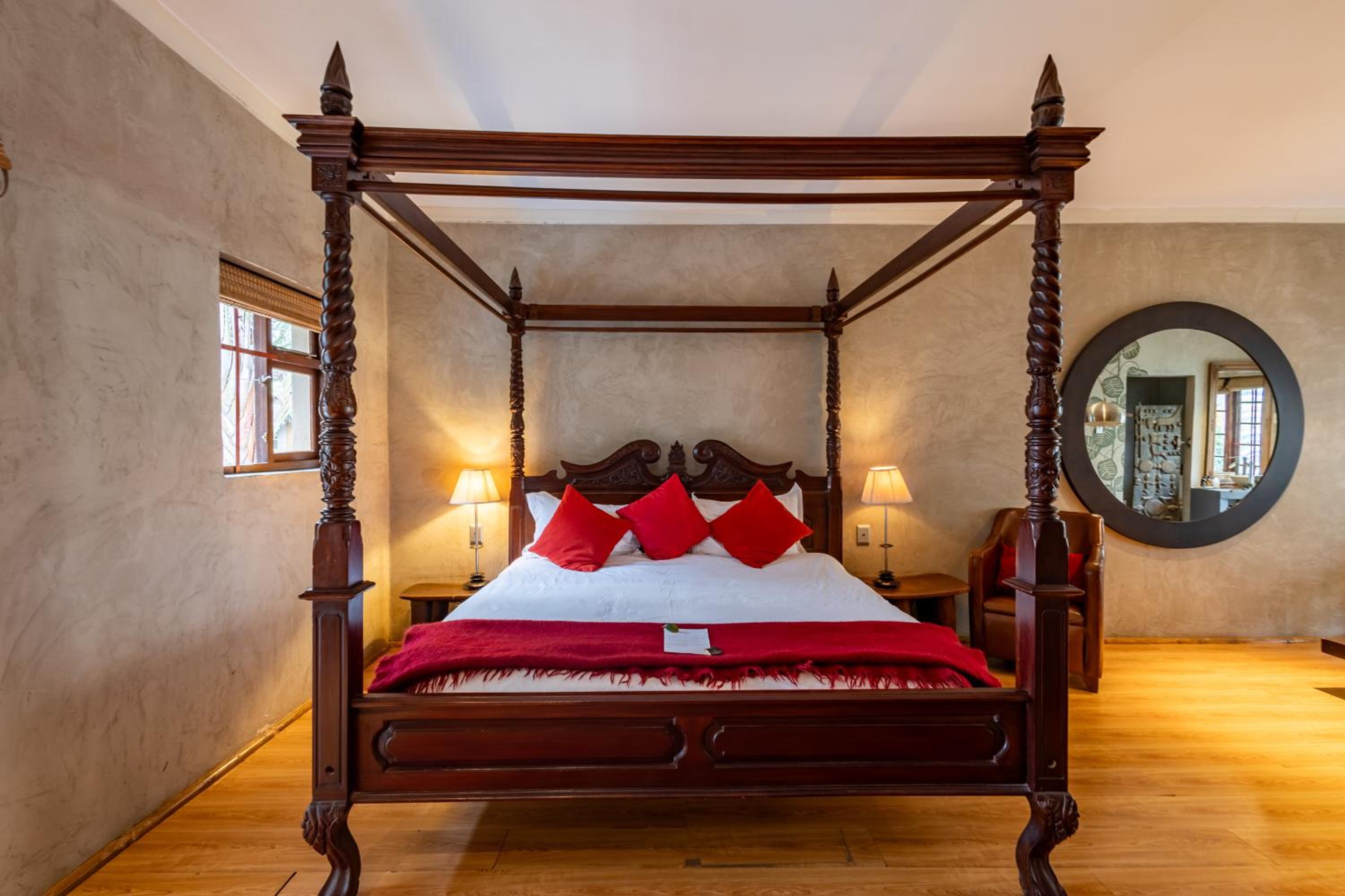 Port Elizabeth Vacations - Singa Lodge - Lion Roars Hotels  Lodges - Property Image 11