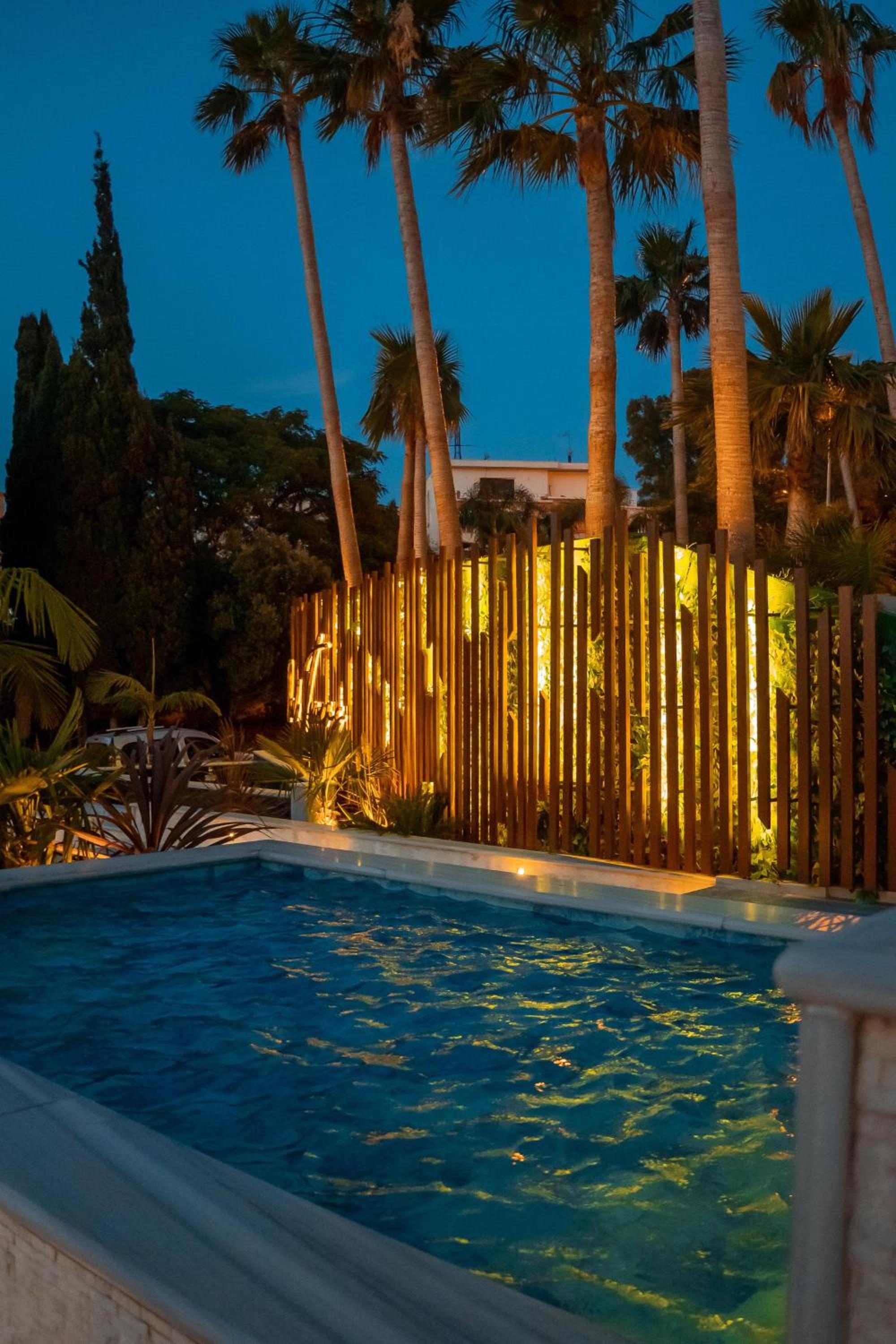 Appartement à 2min de la mer et de la gare TGV avec piscine view 4