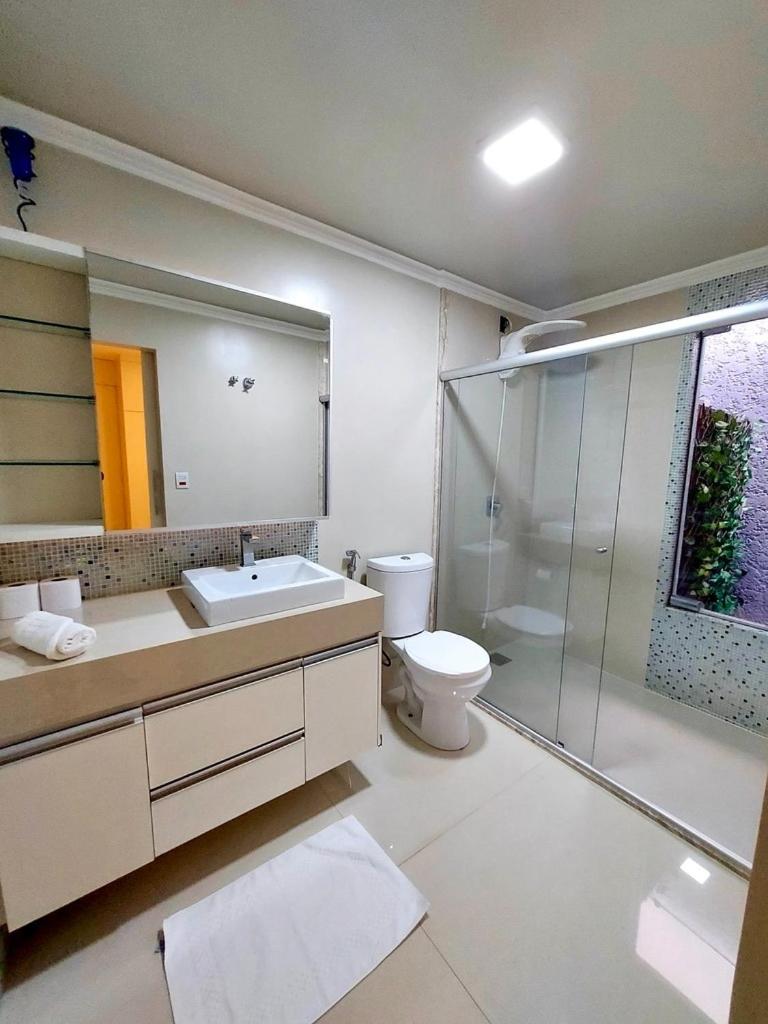 Apto Amplo e Completo - 2 Quartos, Sala e Cozinha