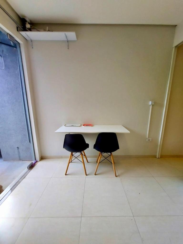 Apto Amplo e Completo - 2 Quartos, Sala e Cozinha