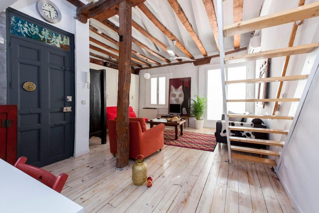 Penthouse with terrace heart of the city