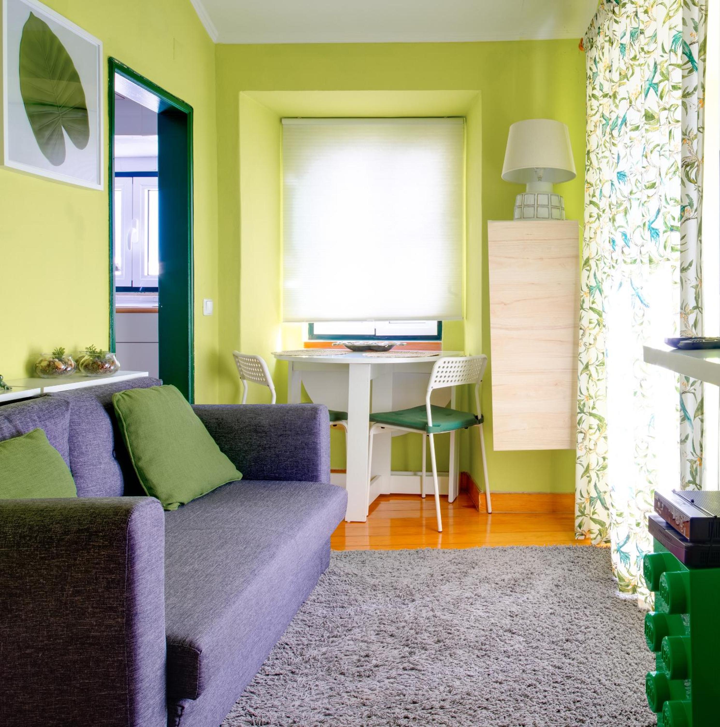 Cozy House by Famous Flea Market with Terrace view 2