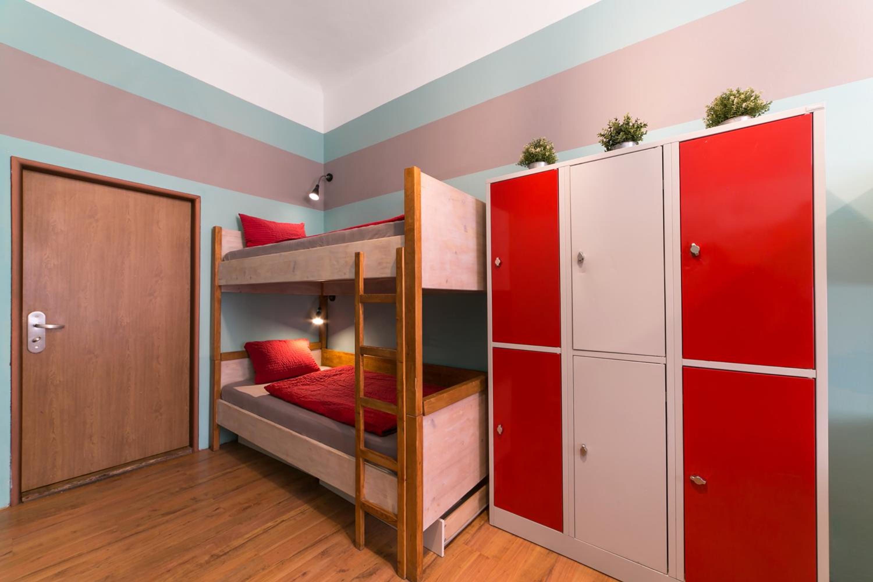Hostel Elf