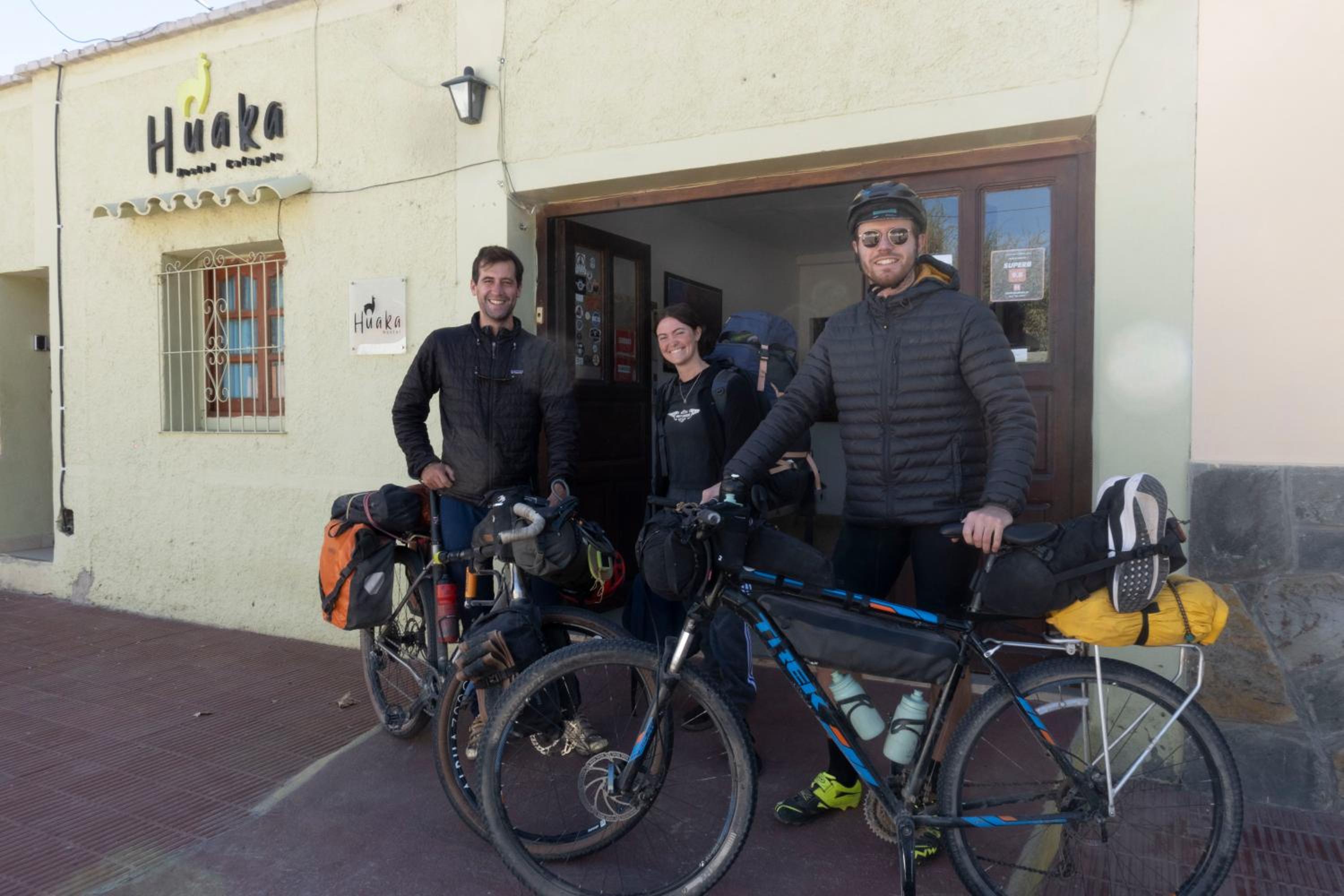 Huaka Hostel and Guest house