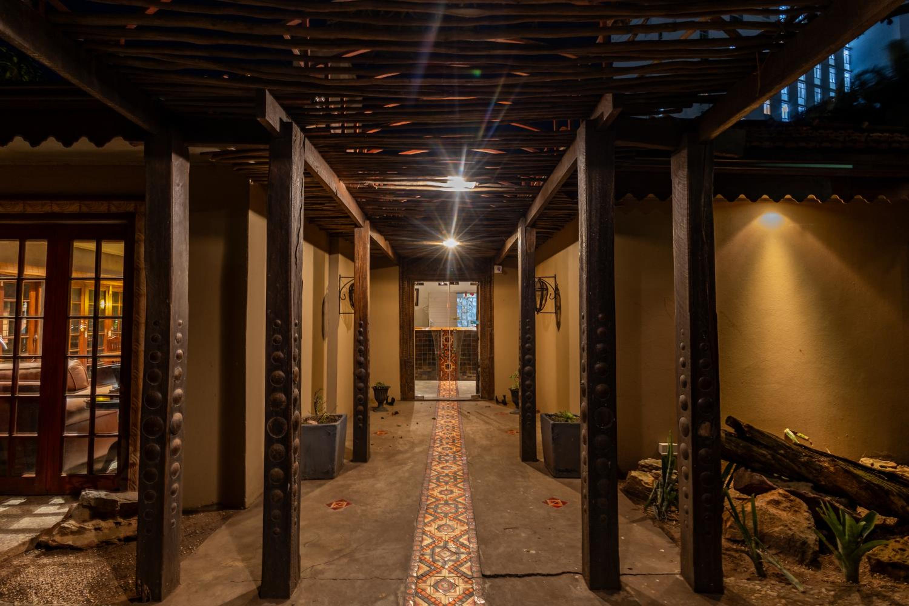 Port Elizabeth Vacations - Singa Lodge - Lion Roars Hotels  Lodges - Property Image 6