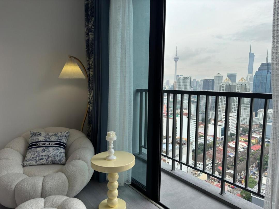 Pretty Room with balcony klcc view in Chamber
