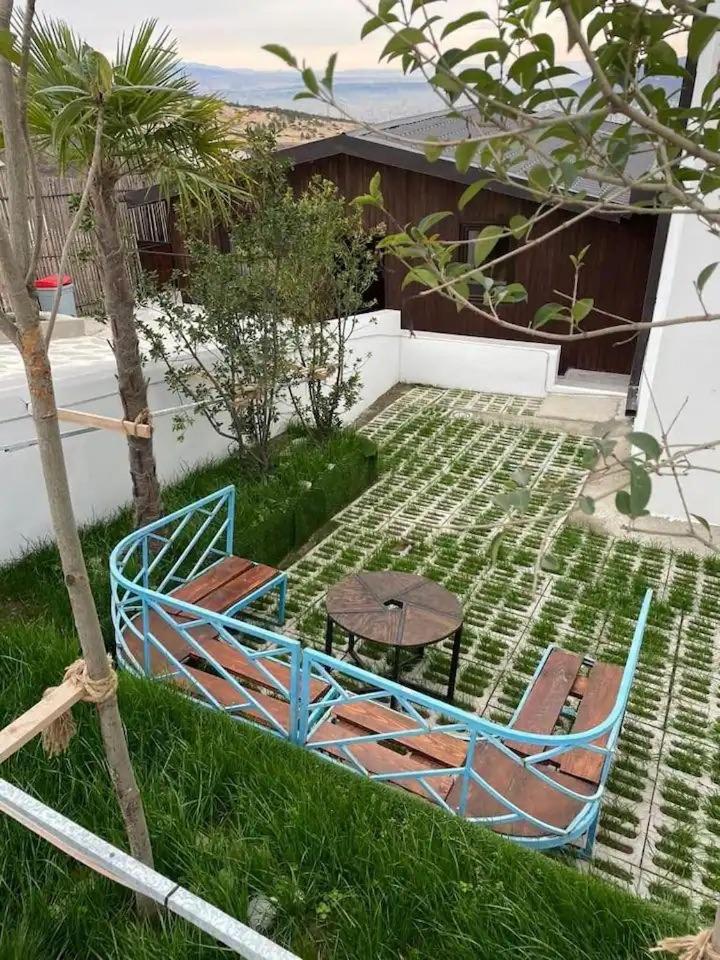 Photo 10