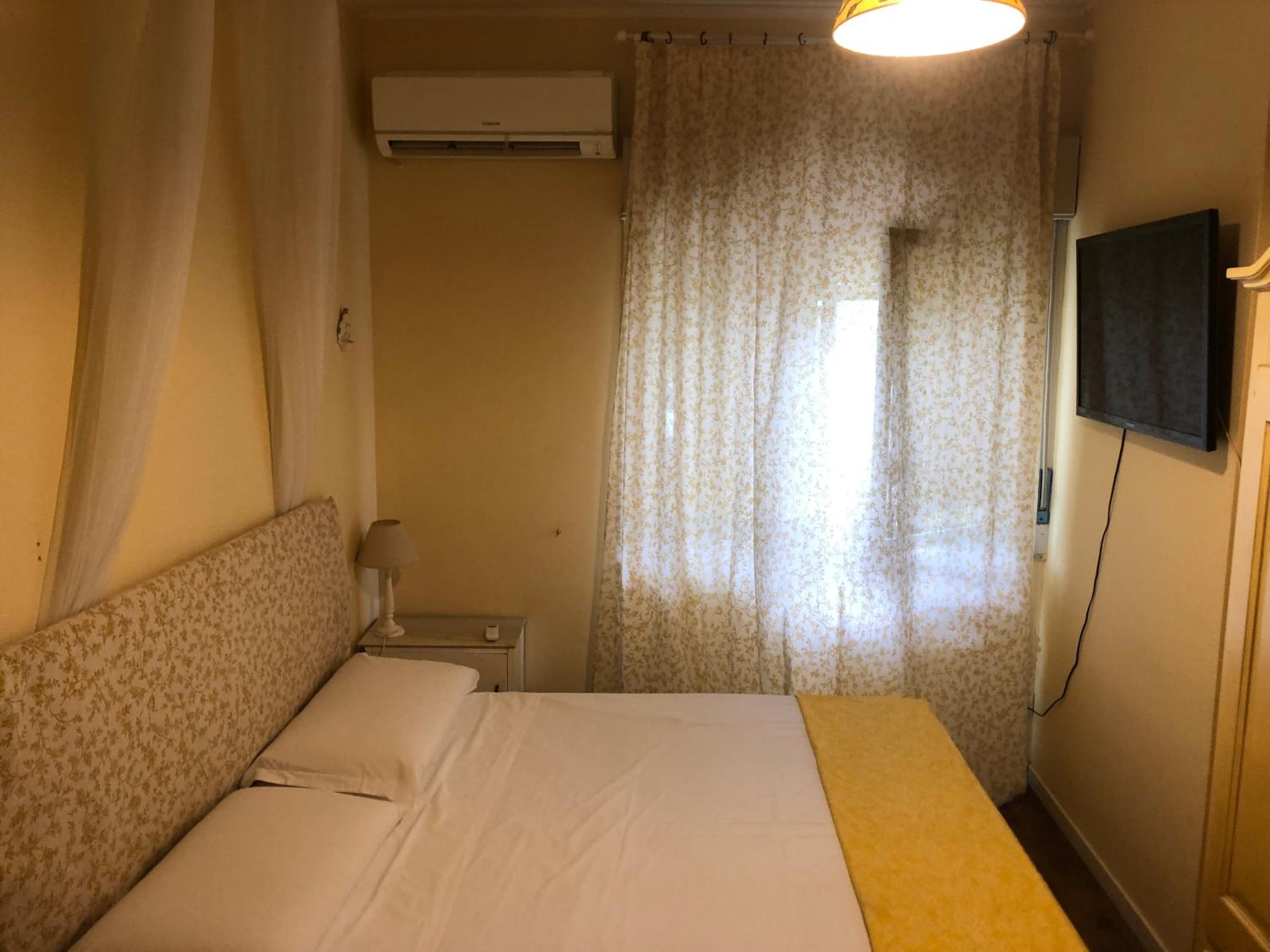 B&B Xenia