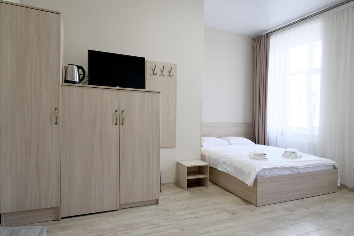Buk Apartments on Doroshenka 25 view 4