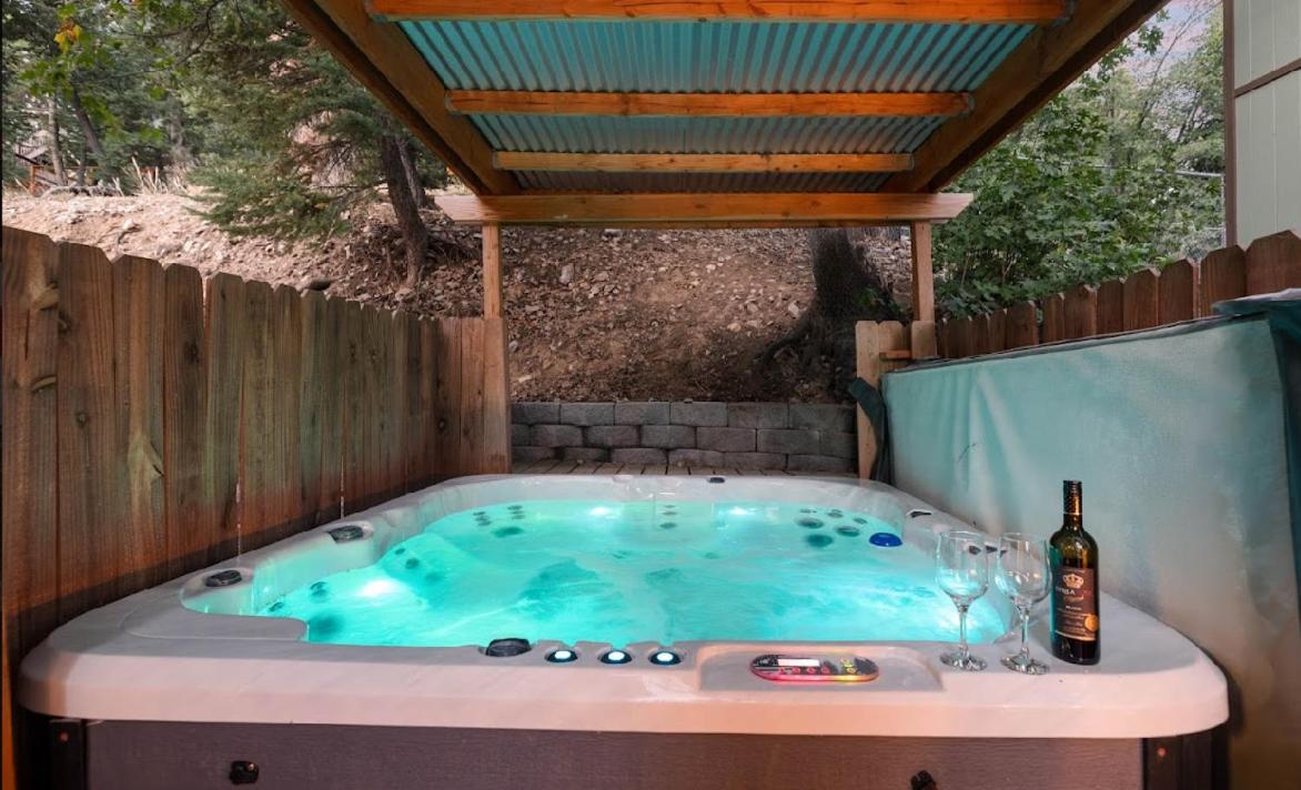 Central located Cabin with hottub in Big Bear Lake view 2