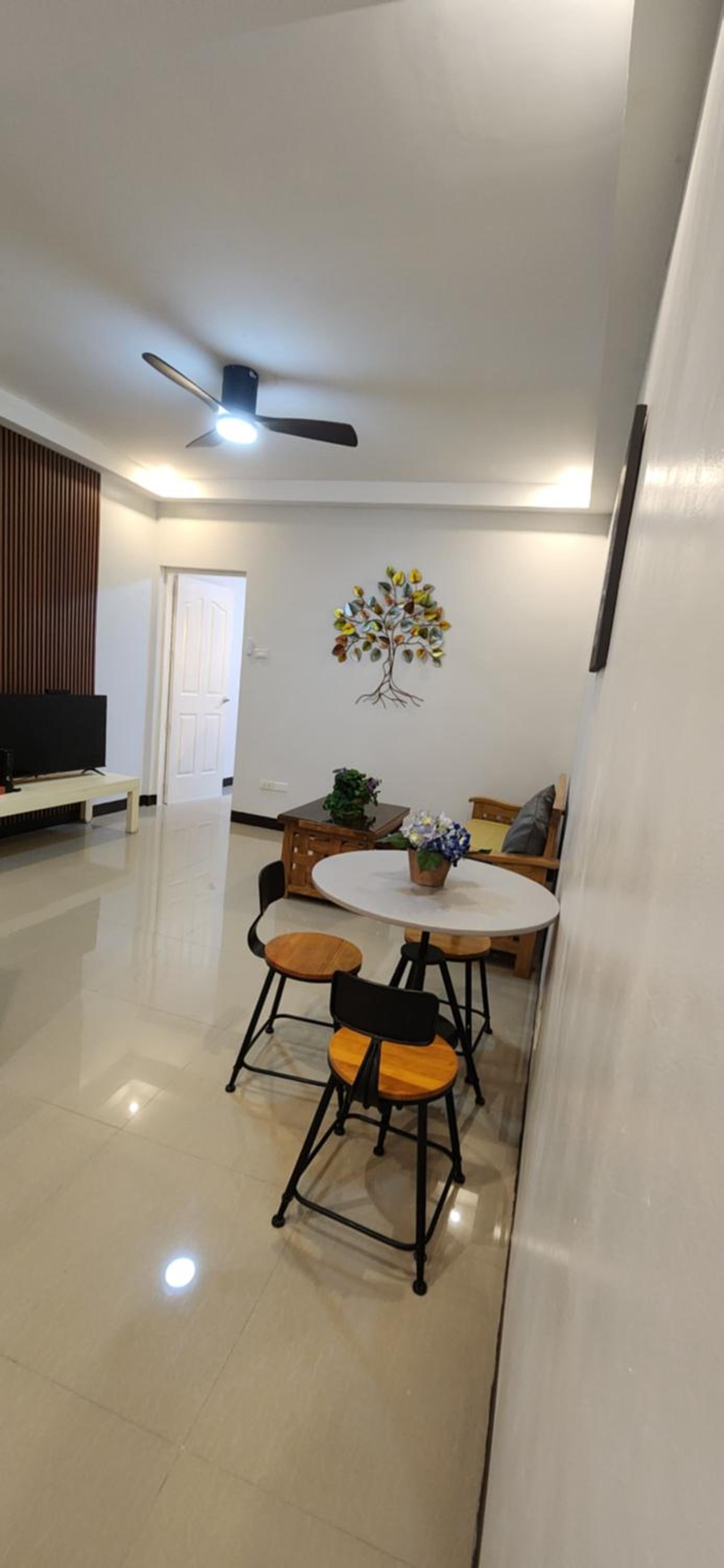 Kuya and Kambal's 1 BR 1 Bath Apartment view 5