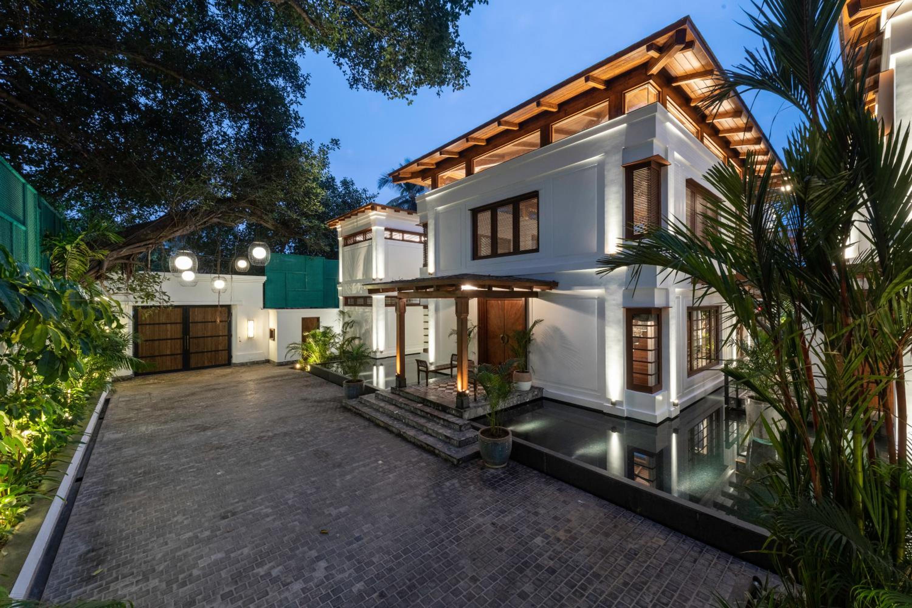 Azara Beach House - 5 BHK Designer Villa, Candolim Beach view 2