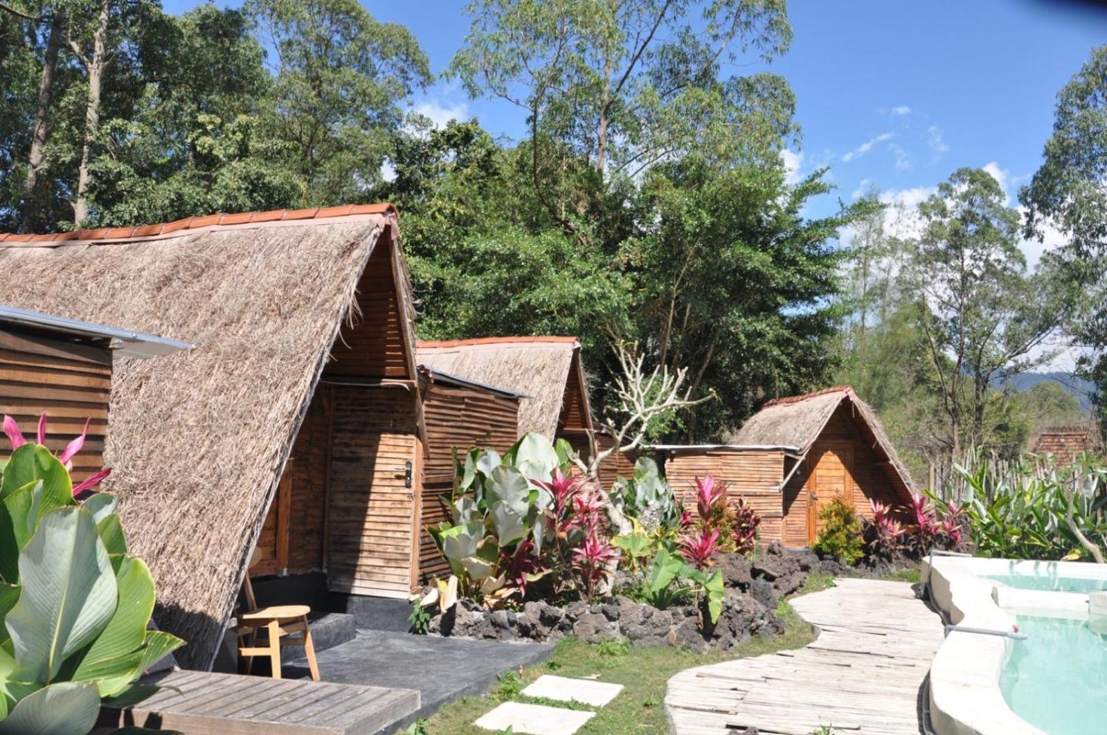 Triangular house and hot spring view 3